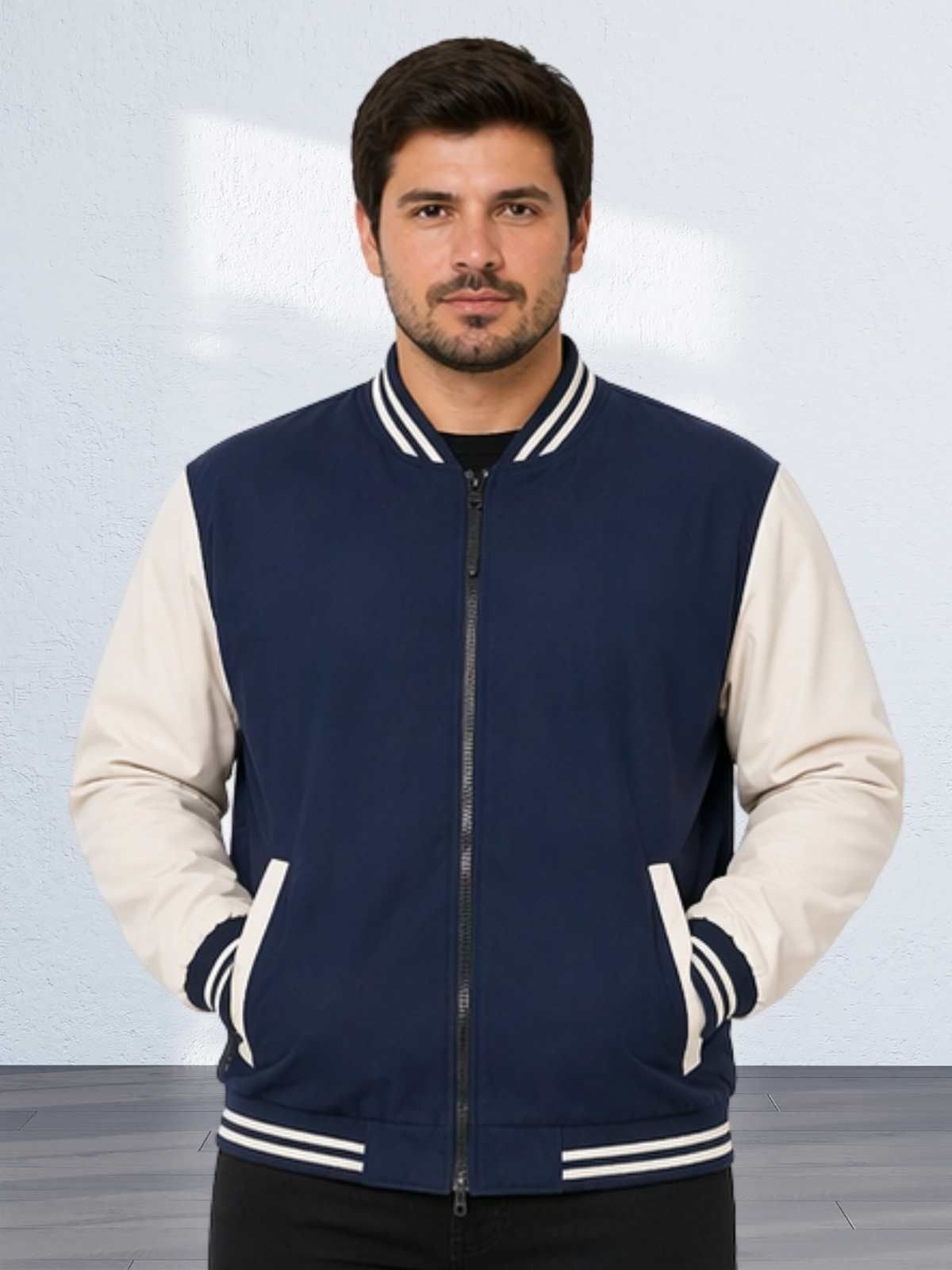 Jaqueta Masculina Bomber College Bicolor Azul Marinho com Mangas Bege Casual Moderna