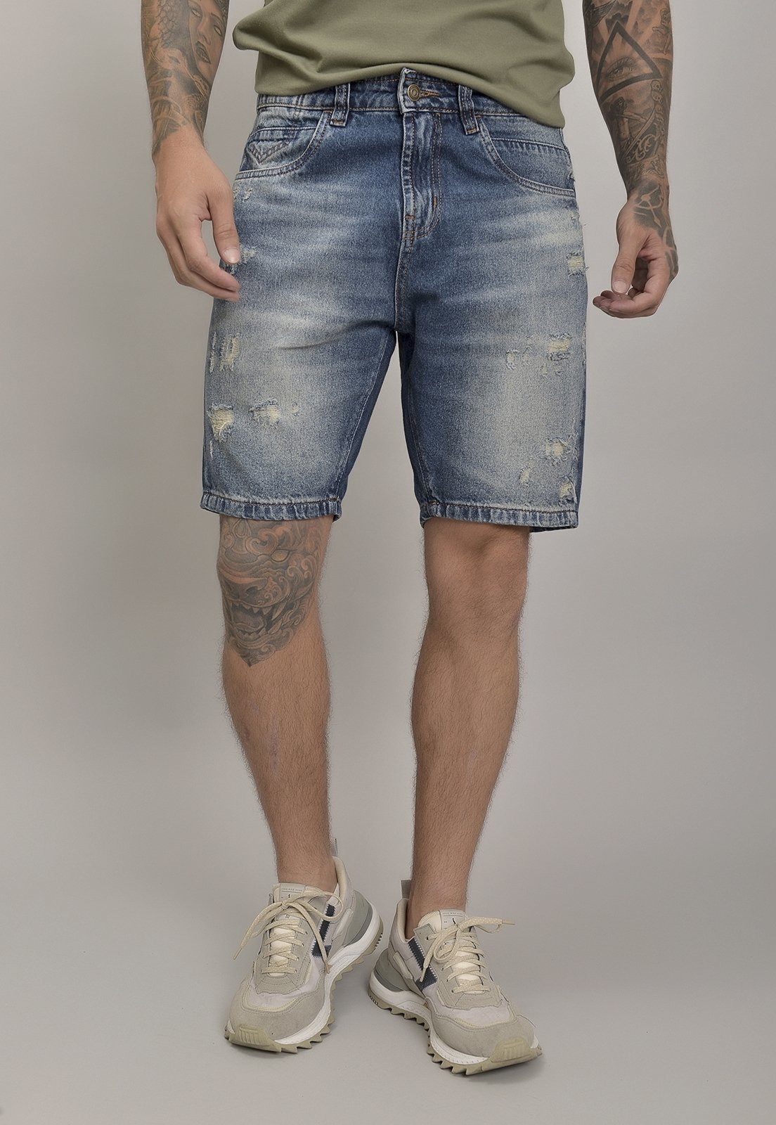 Bermuda Jeans Slim Vintage Masculino com Puídos Dialogo Jeans