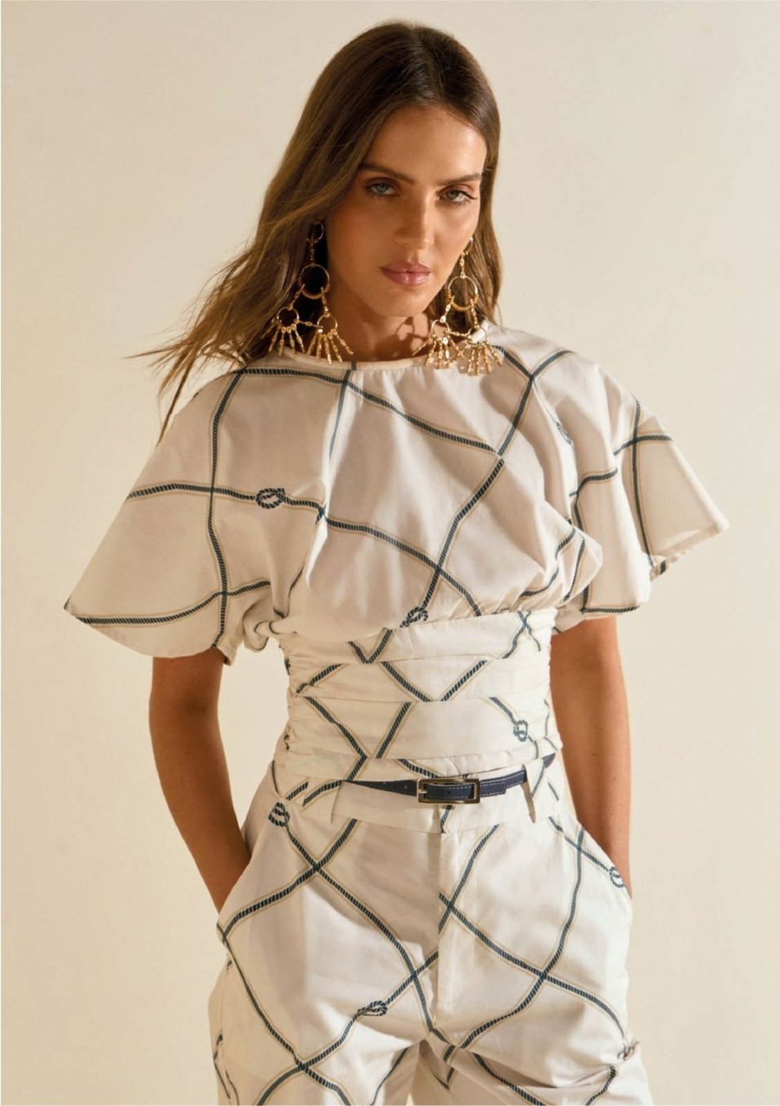Blusa Morena Rosa Ajustada Decote Careca Manga Curta Cropped Off Off-white