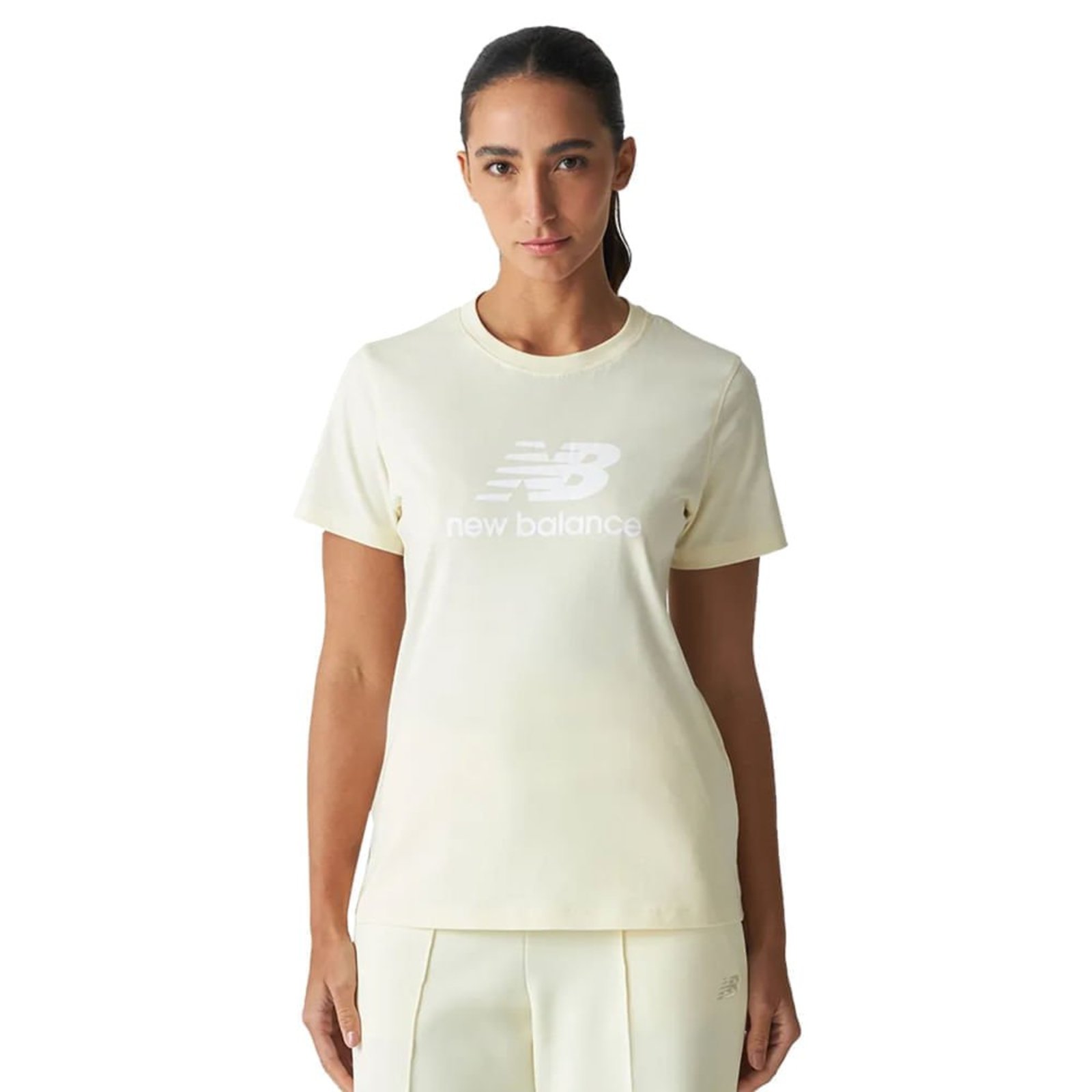 Camiseta Feminina New Balance Essentials Logo Creme/Branco