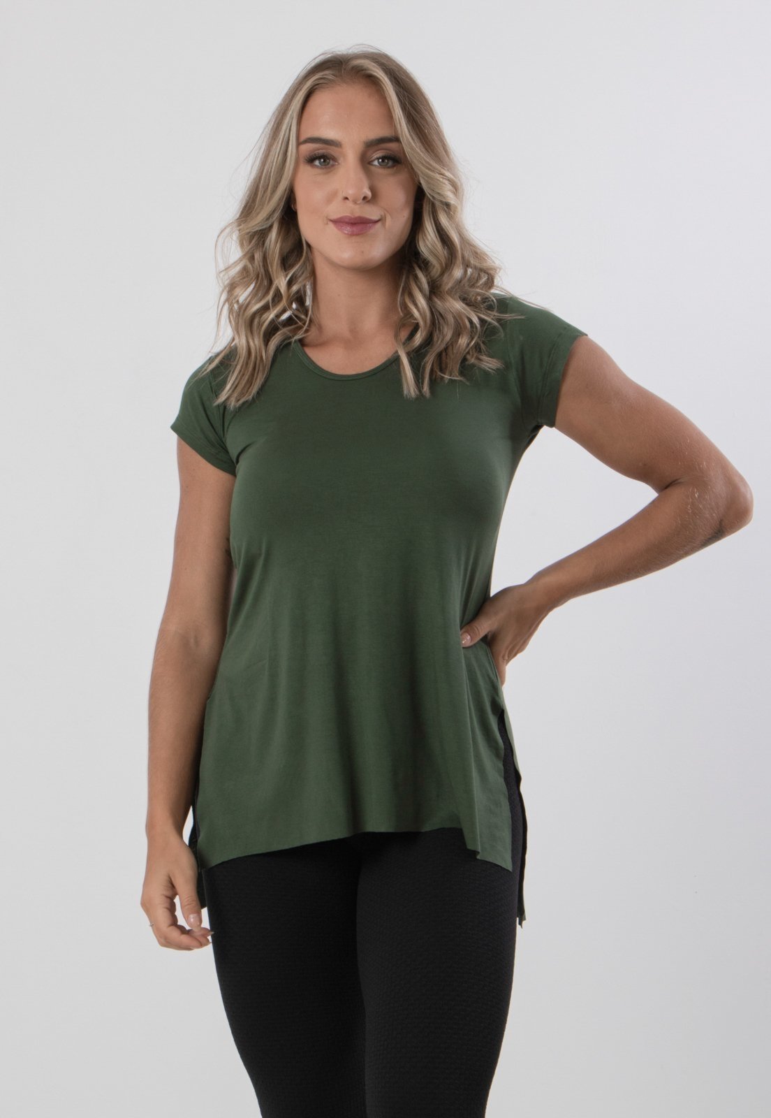 Vista 2 Blusa Manga Curta Diluxo Sobre Legging azul Diluxo azul