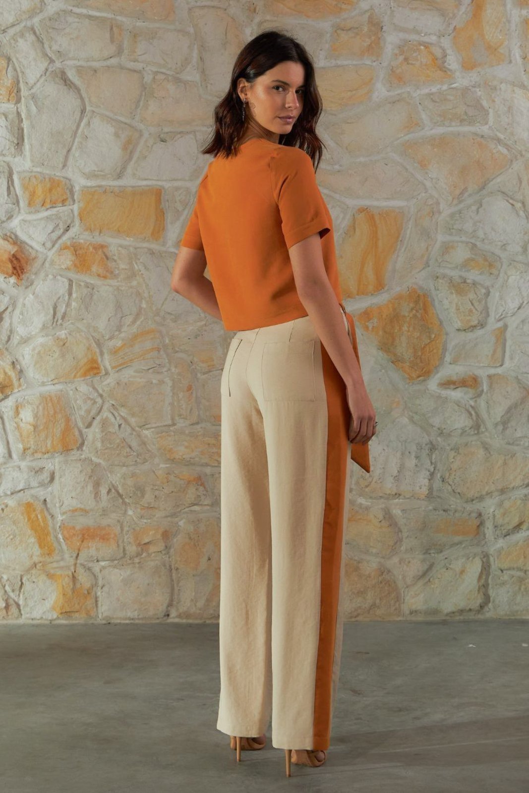 Vista 3 Blusa Vanibele Manga Curta Cenoura caramelo Vanibele caramelo