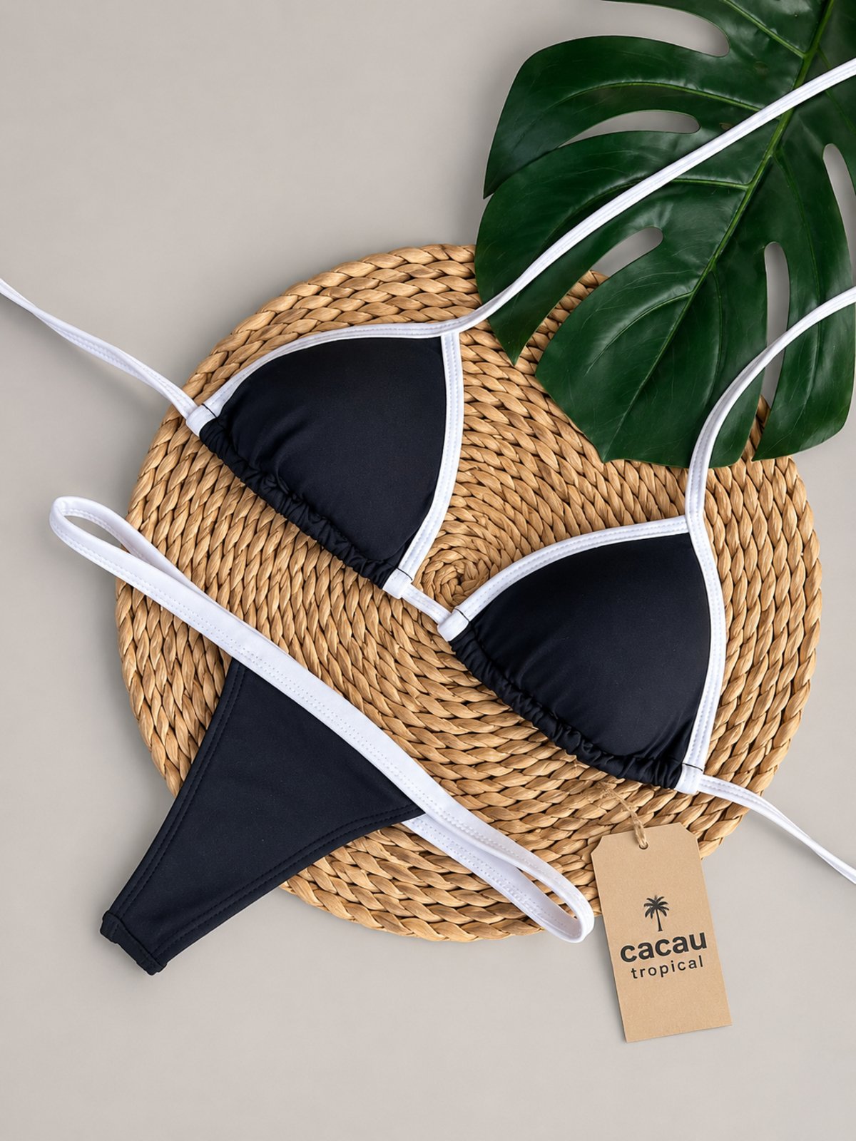 Biquíni Feminino Cortininha Preto e Branco Calcinha Asa Delta Ajustável Cacau Tropical Brasil