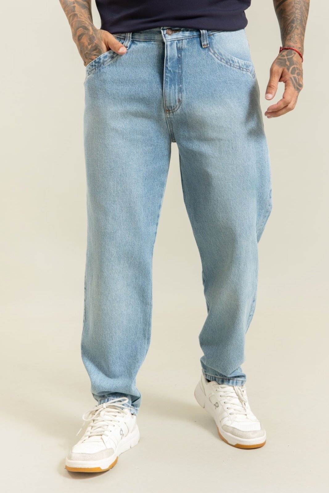 Calça Jeans Masculina Perna Reta com Lavagem Clara