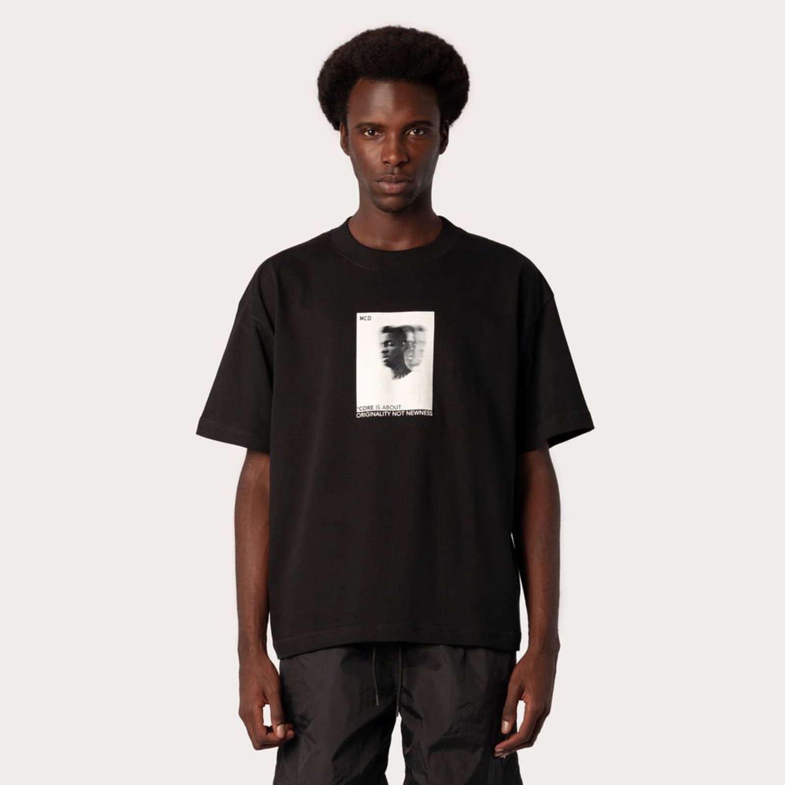 Camiseta Box Fit MCD Cut Black