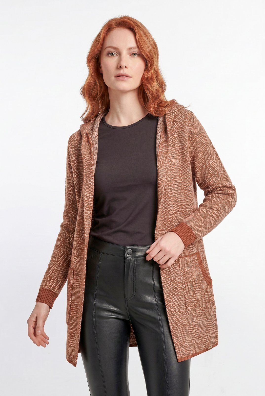 Casaco Enluaze Feminino De Malha Com Bolso E Capuz 60015 – Terracota/Bege
