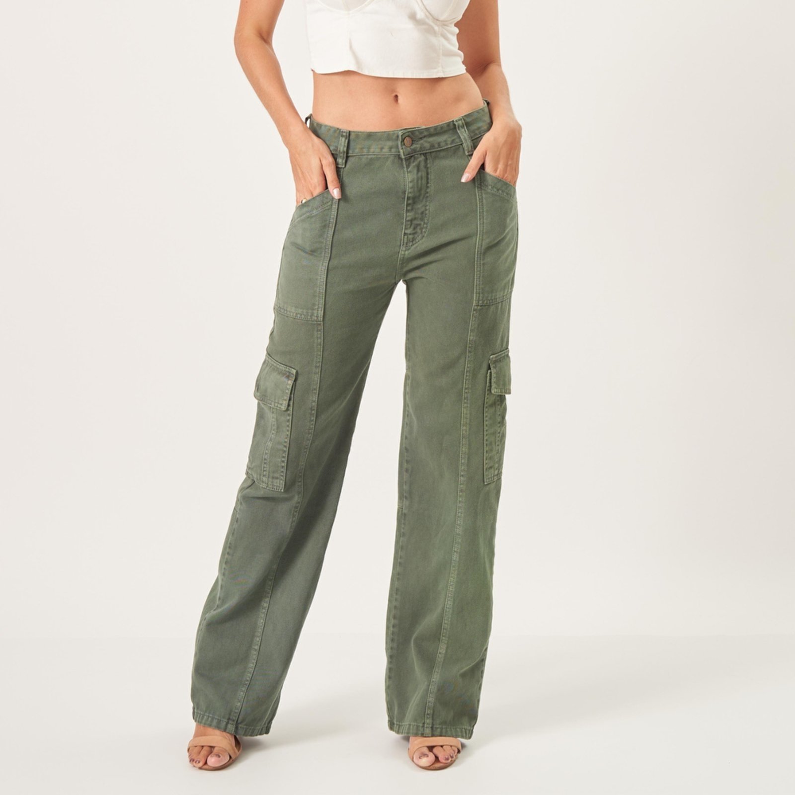 Calça Jeans Wide Recortes Cargo