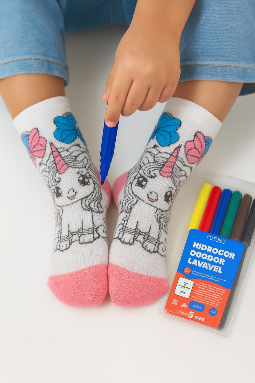 Vista 2 Meia Duck Goods Personalizável Com Canetinhas Para Colorir Unicornio Angipé rosa