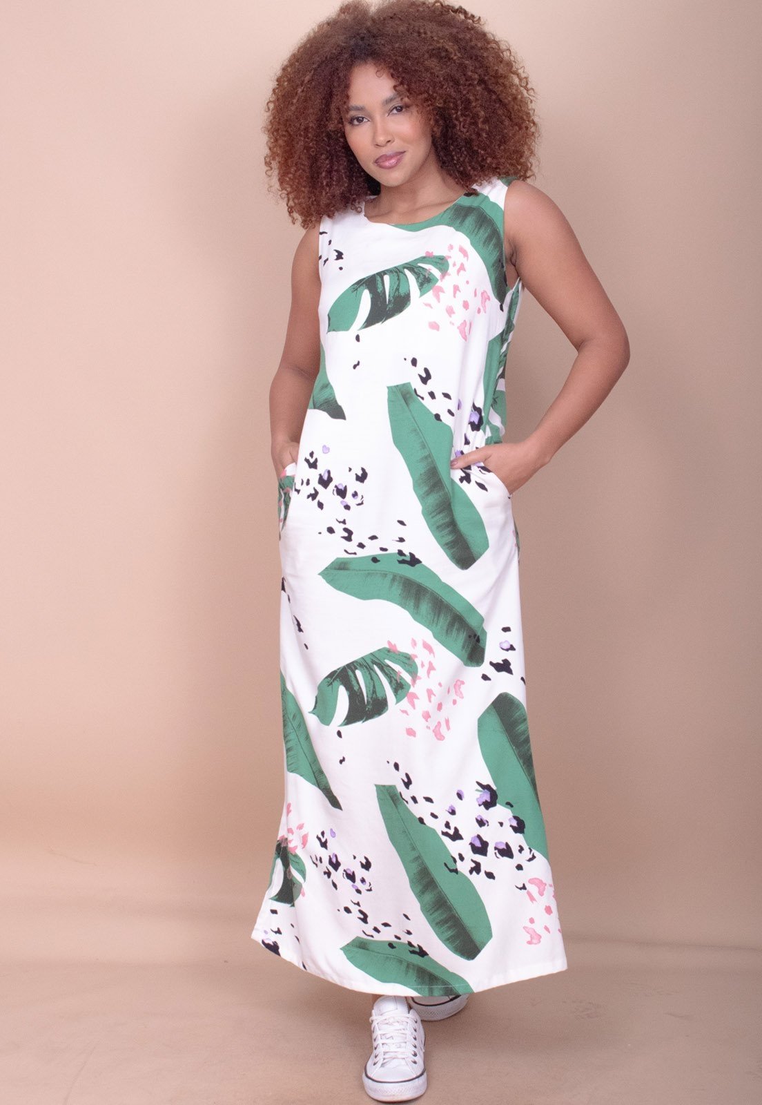 Vista 2 Vestido Longo Cabanafree Plano com Bolso Estampa Folhagem Poética estampado/verde Cabanafree estampado/verde