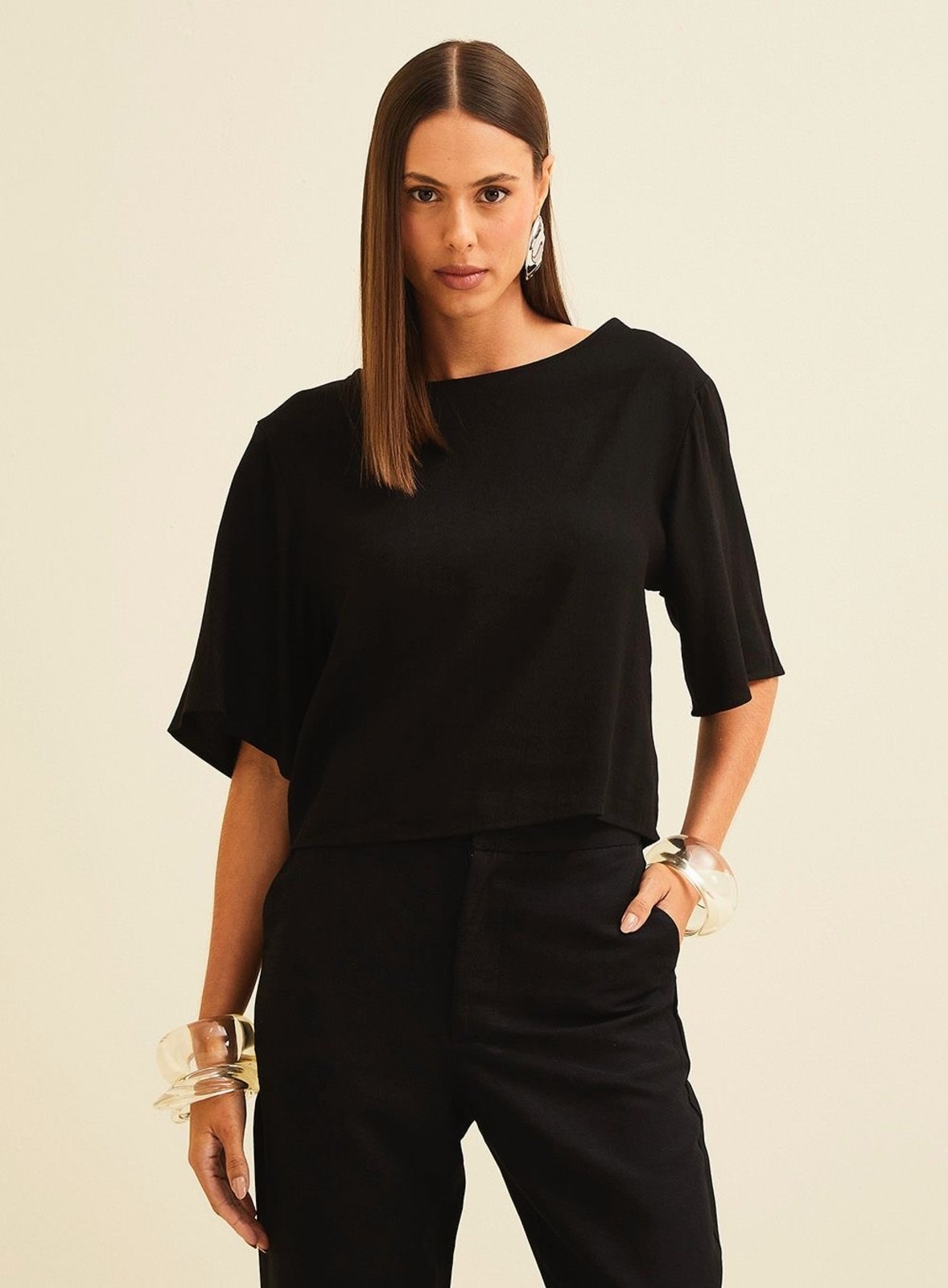 Vista 2 Blusa Basic Solta Em Linho Forum preto Forum preto