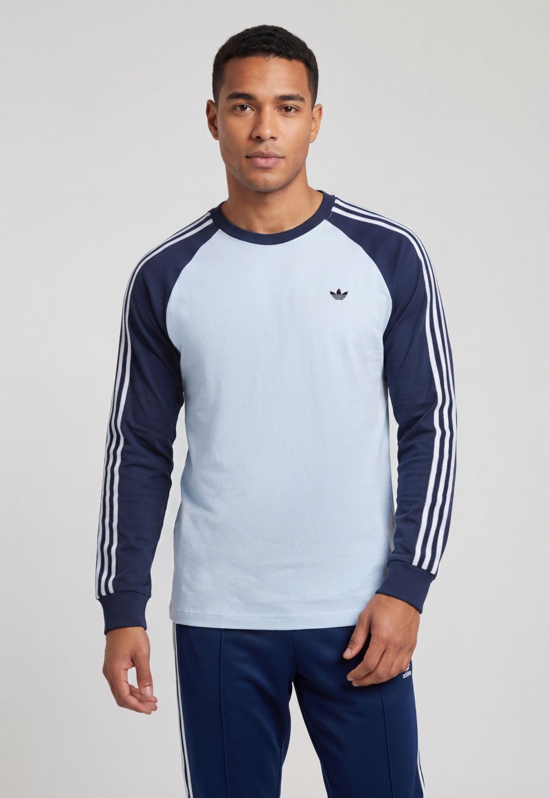 Camiseta Masculina adidas Originals Britcore Manga Longa Azul Claro