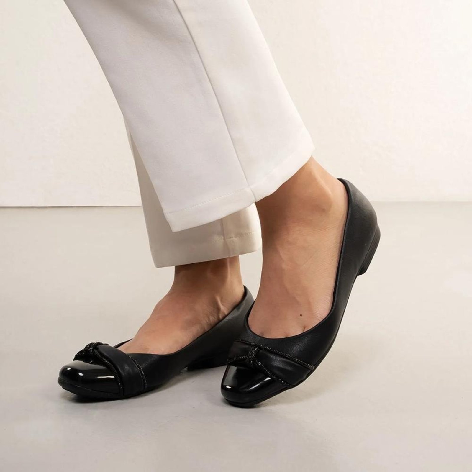 Sapatilha Piccadilly Laço Strass Feminina Preto