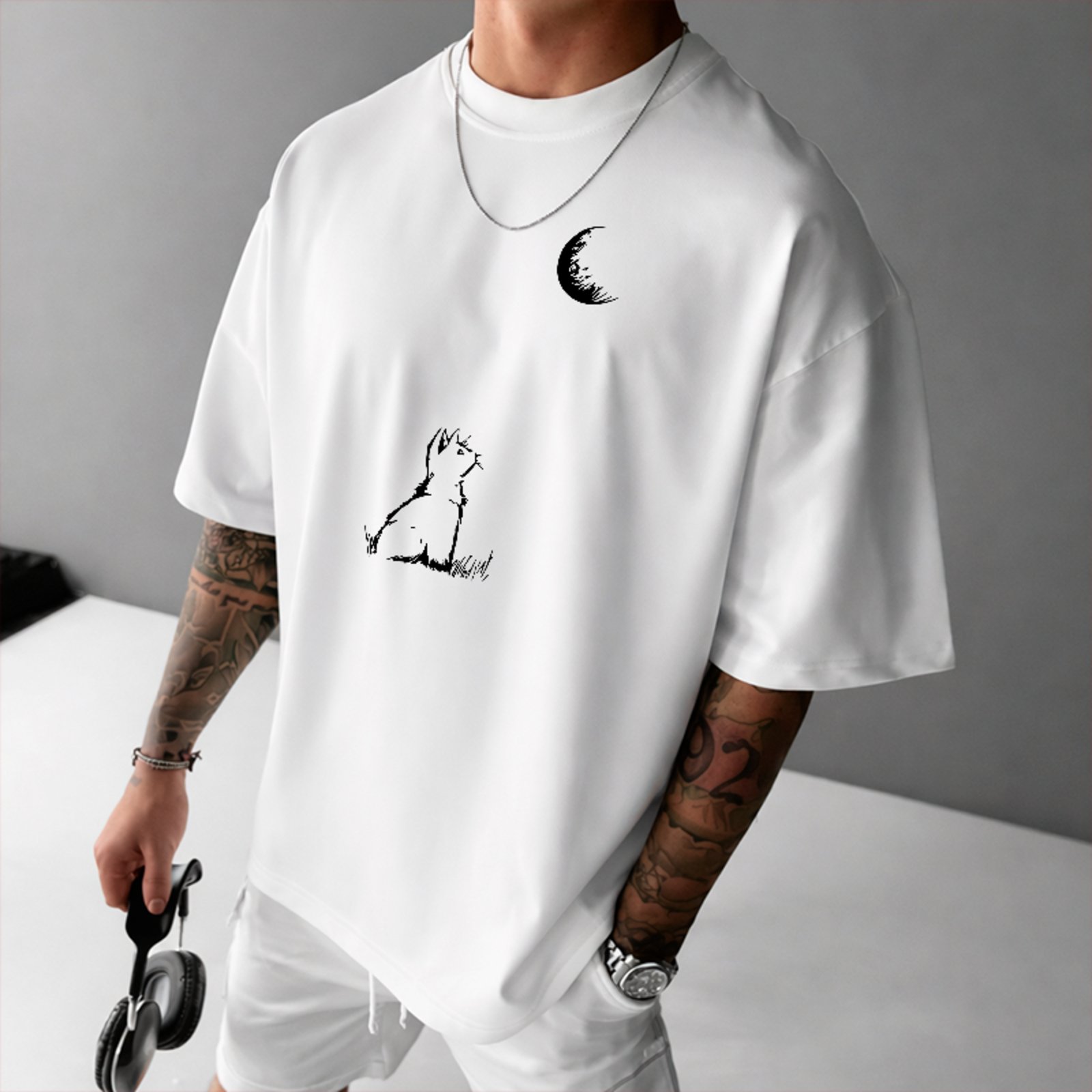 Camiseta Oversized Gato Lua Minimalista Unissex Branco