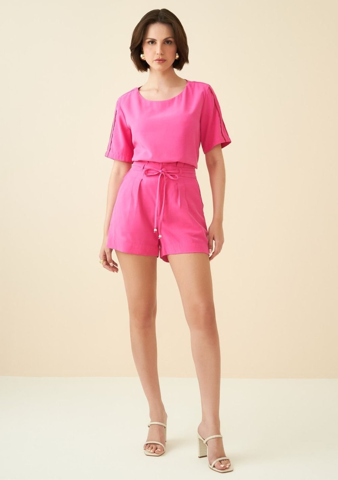 Shorts Maria Valentina Alfaiataria Detalhe Cós Pink