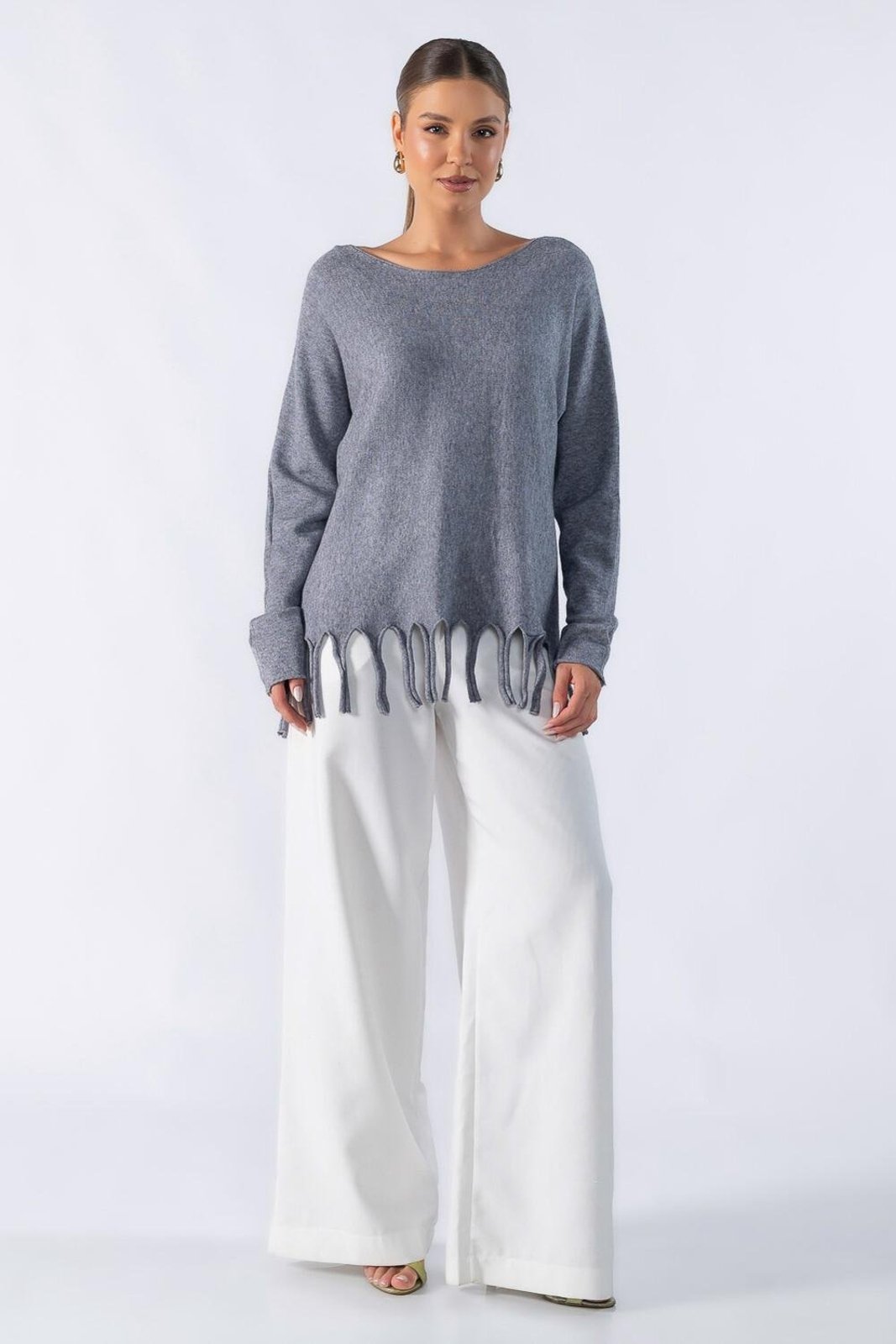 Blusa basica ampla com franja na barra Cinza