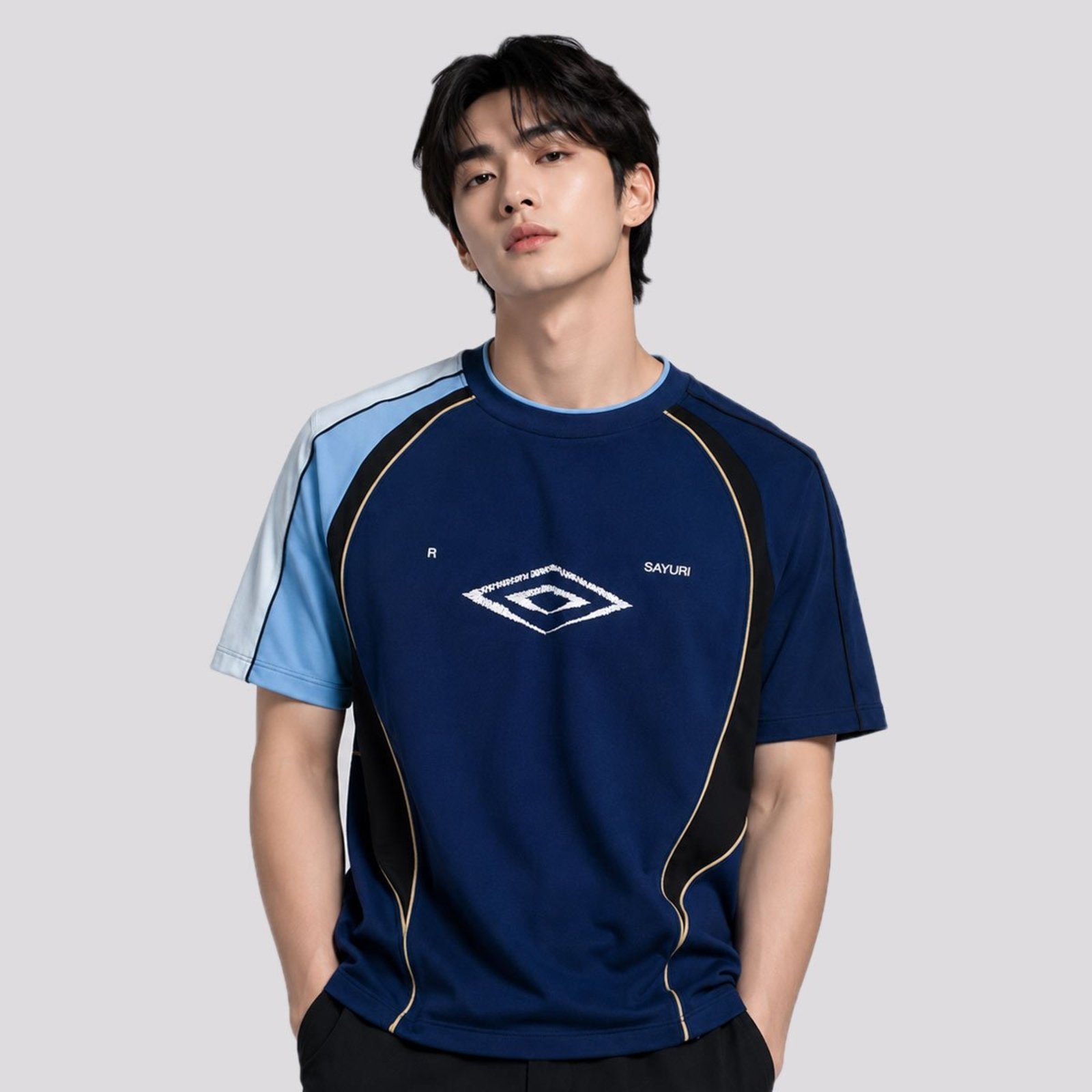 Camiseta Umbro Kintsugi Marinho e Dourada