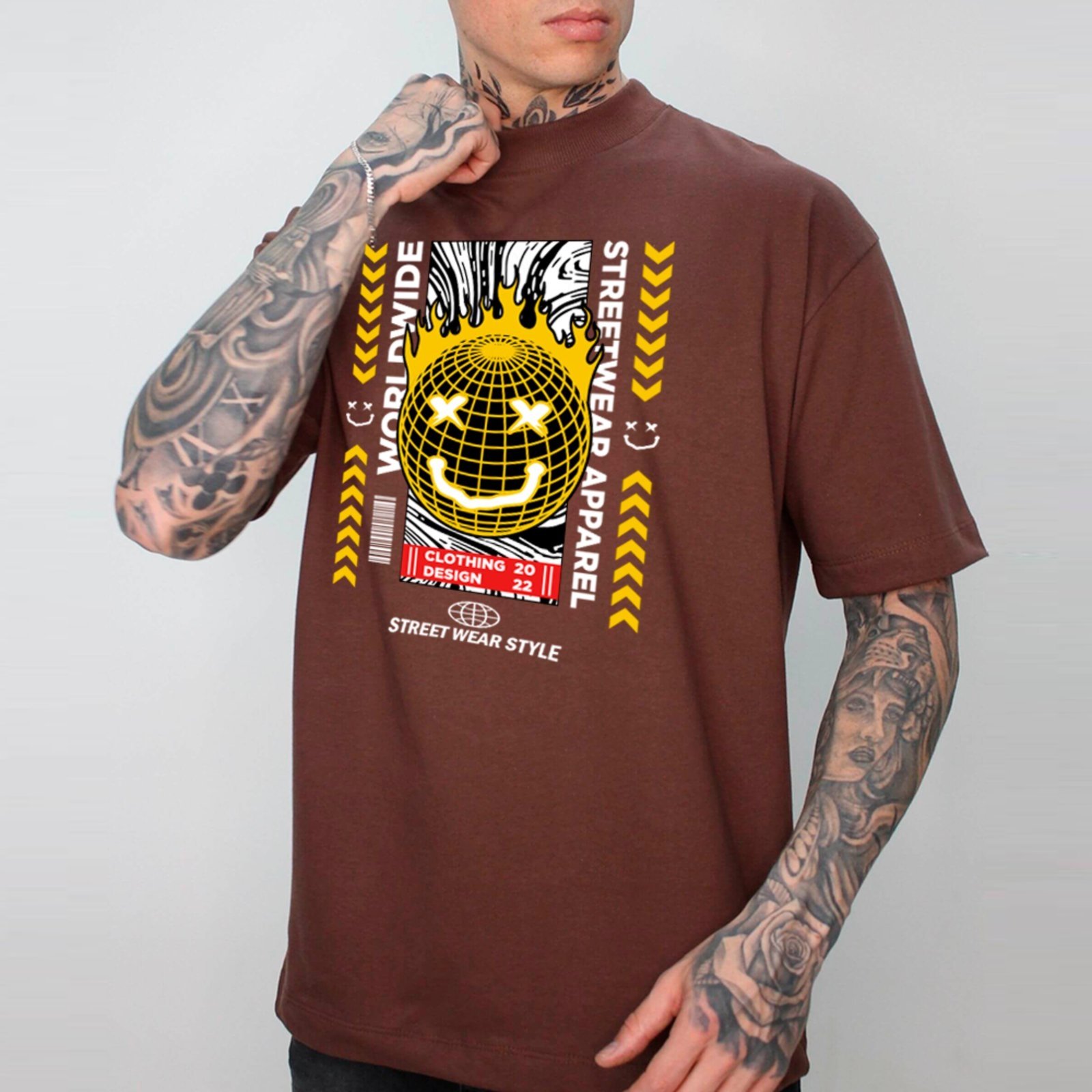 Camiseta Ousy Smiley Worldwide Oversized Unissex Marrom