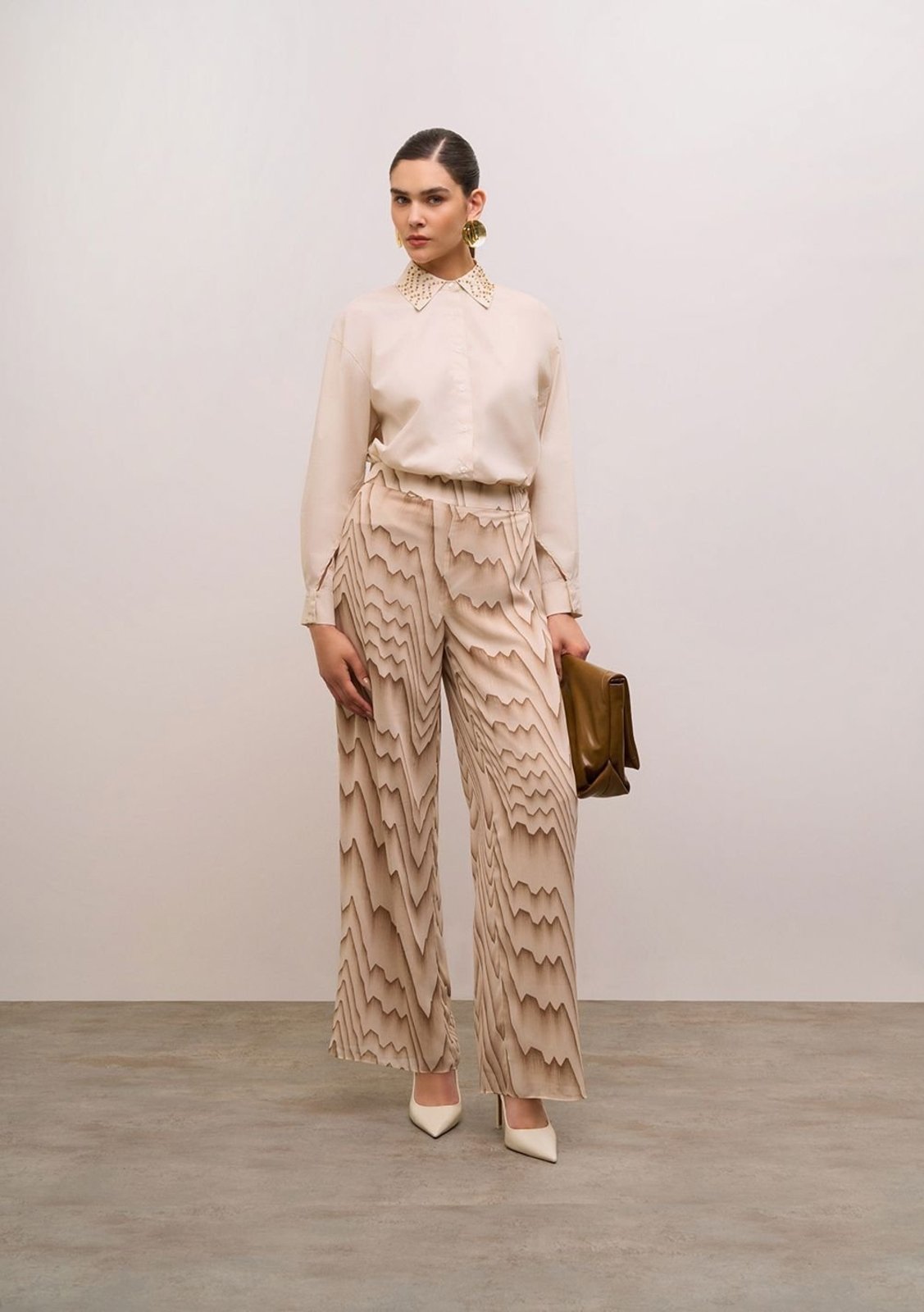 Camisa Iódice Oversized Gola Tradicional Manga Longa Padrão - Bege