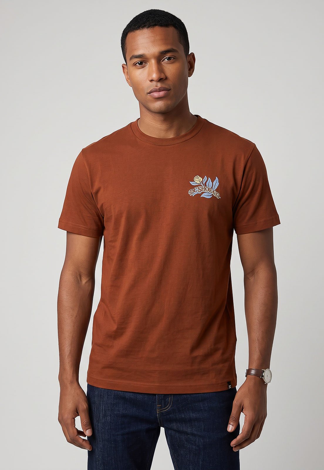Camiseta Masculina DC Shoes Outgrown Marrom