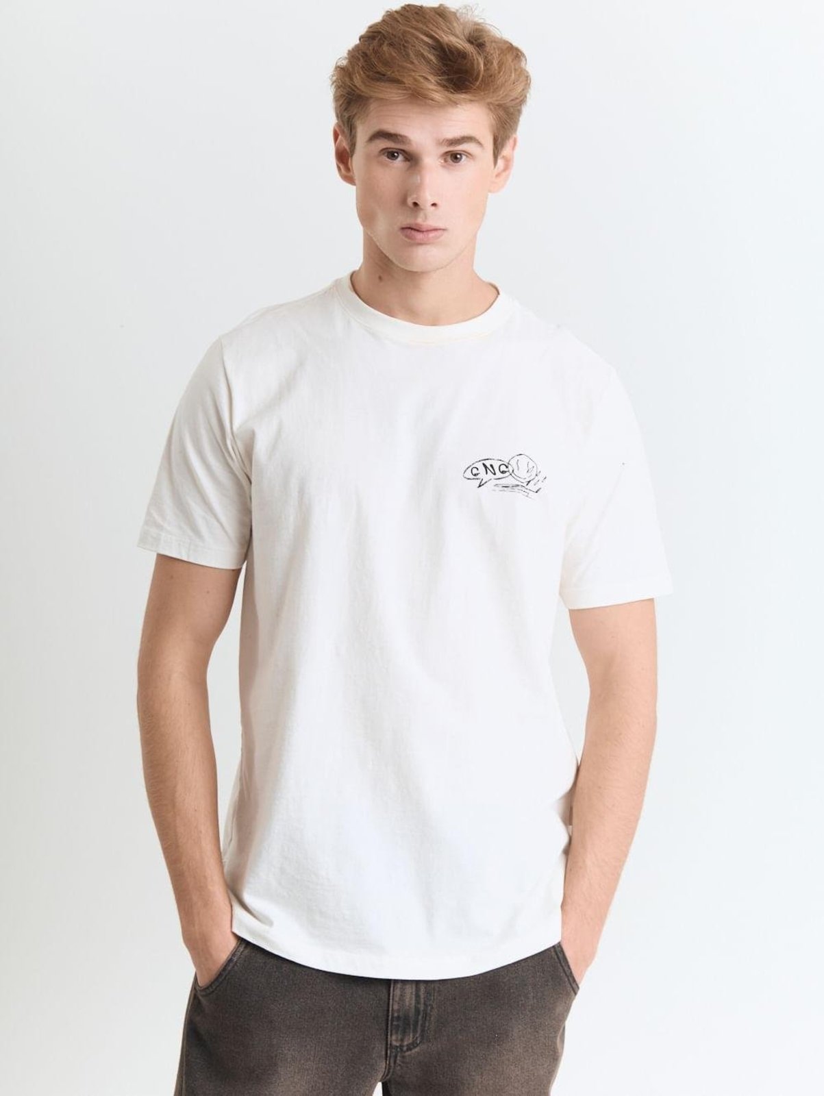 Camiseta comfort estampa grafite gng