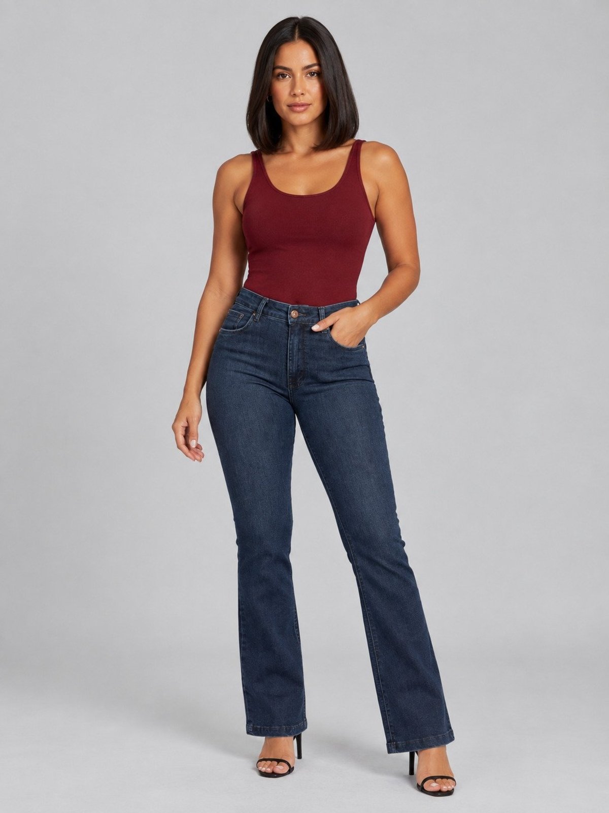 Calça Jeans Feminina Bootcut Cintura Alta com Elastano Crocker
