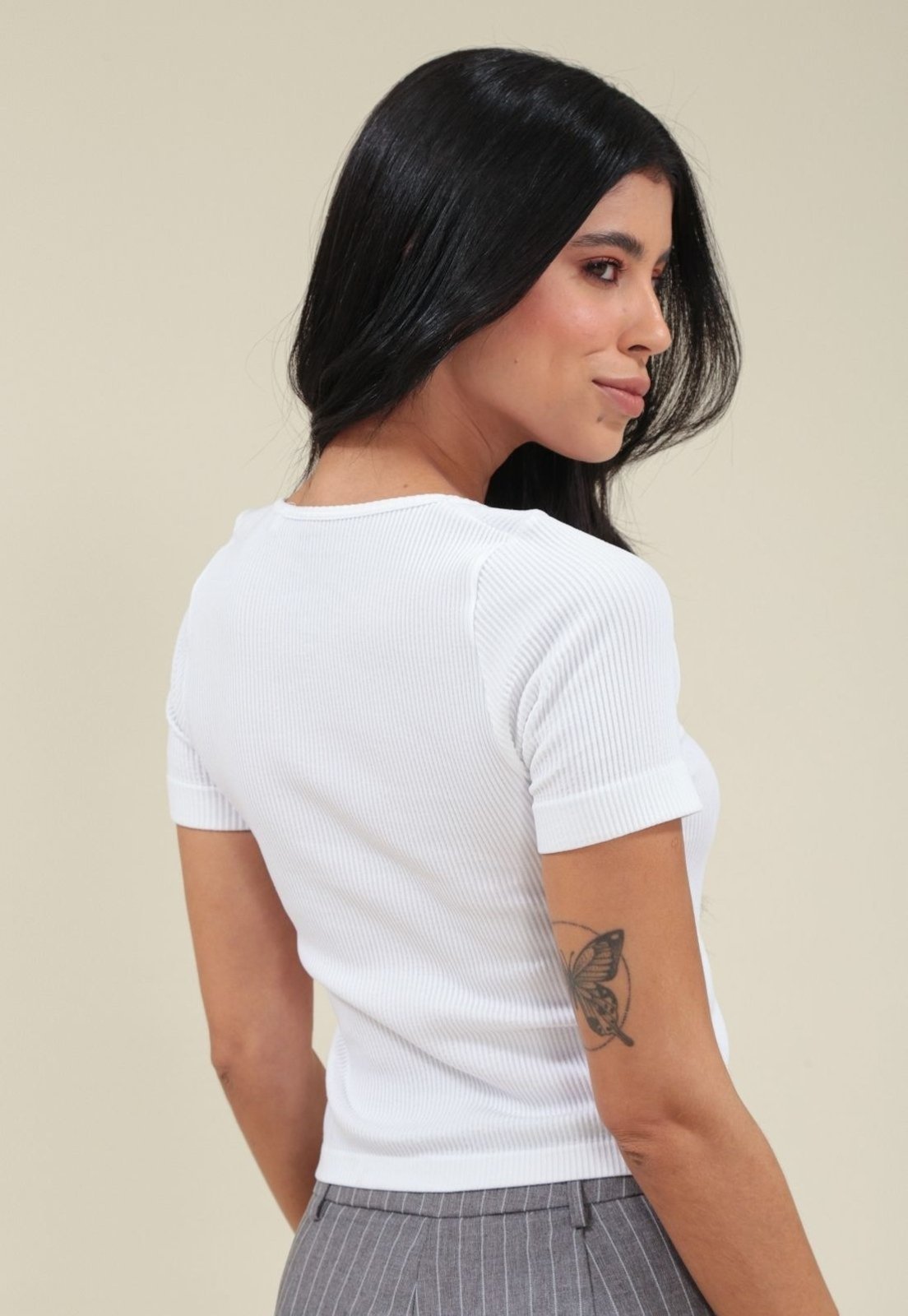 Vista 3 Blusa Pop Me Em Poliamida Sem Costura Manga Curta Off-White off-white white Pop Me off-white white