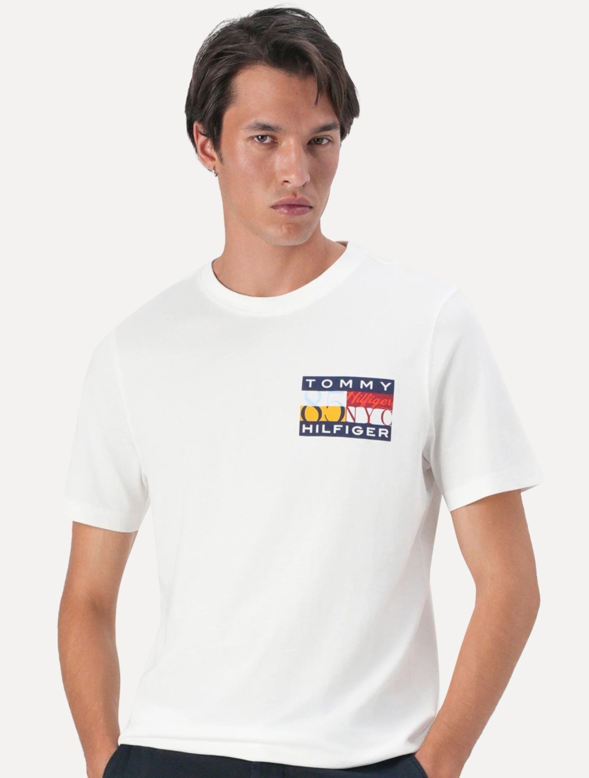 Vista 2 Camiseta Tommy Hilfiger Masculina Colour Flag Tee Branca branco Tommy Hilfiger branco