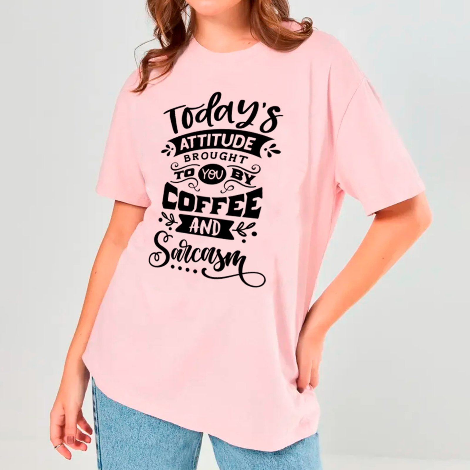 Vista 2 Camiseta Ousy Básica Café e Sarcasmo Humor Unissex preto ousy preto
