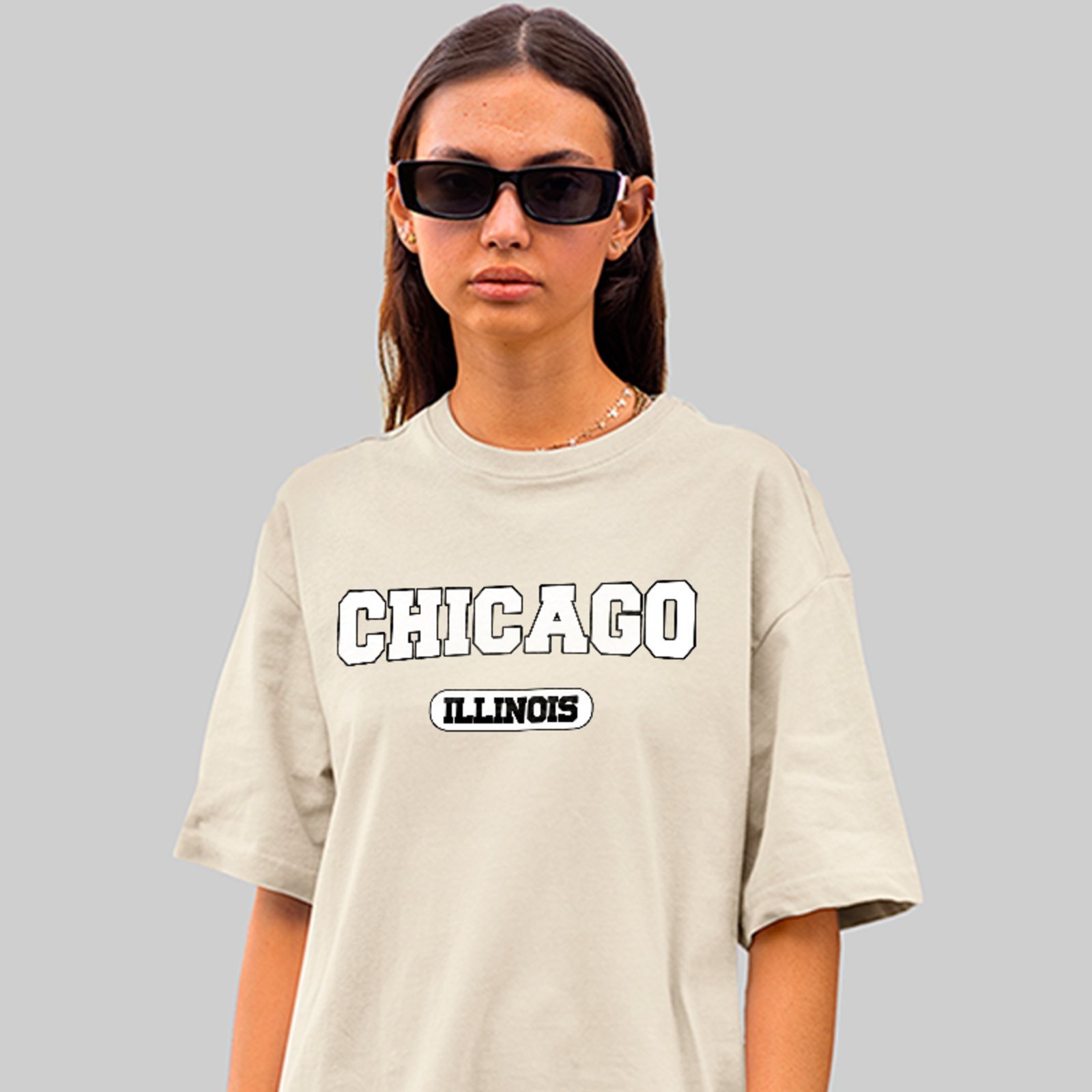 Camiseta Oversized Chicago Illinois Estética College Universitário Off White