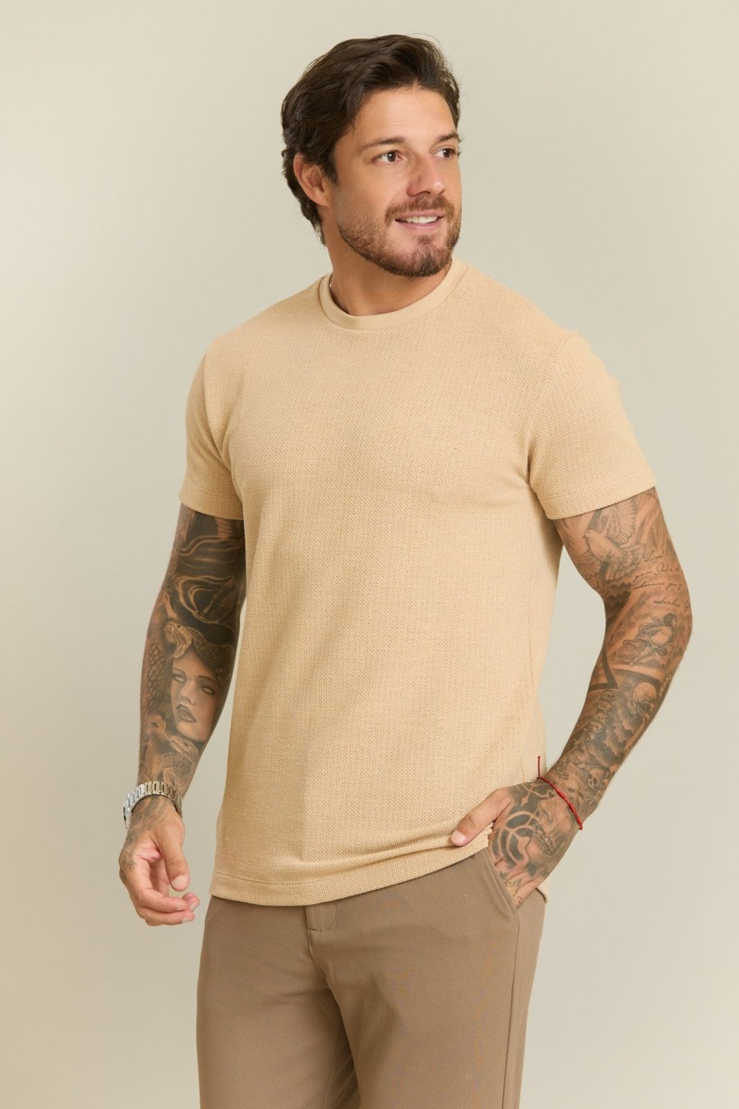 Camiseta em Tricot Masculina com Elastano Manga Curta Dialogo