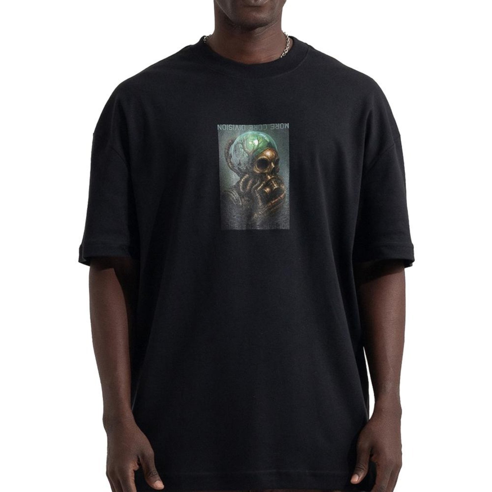 Camiseta MCD Box Fit Mascara Oxigenio SM26 Masculina Preto