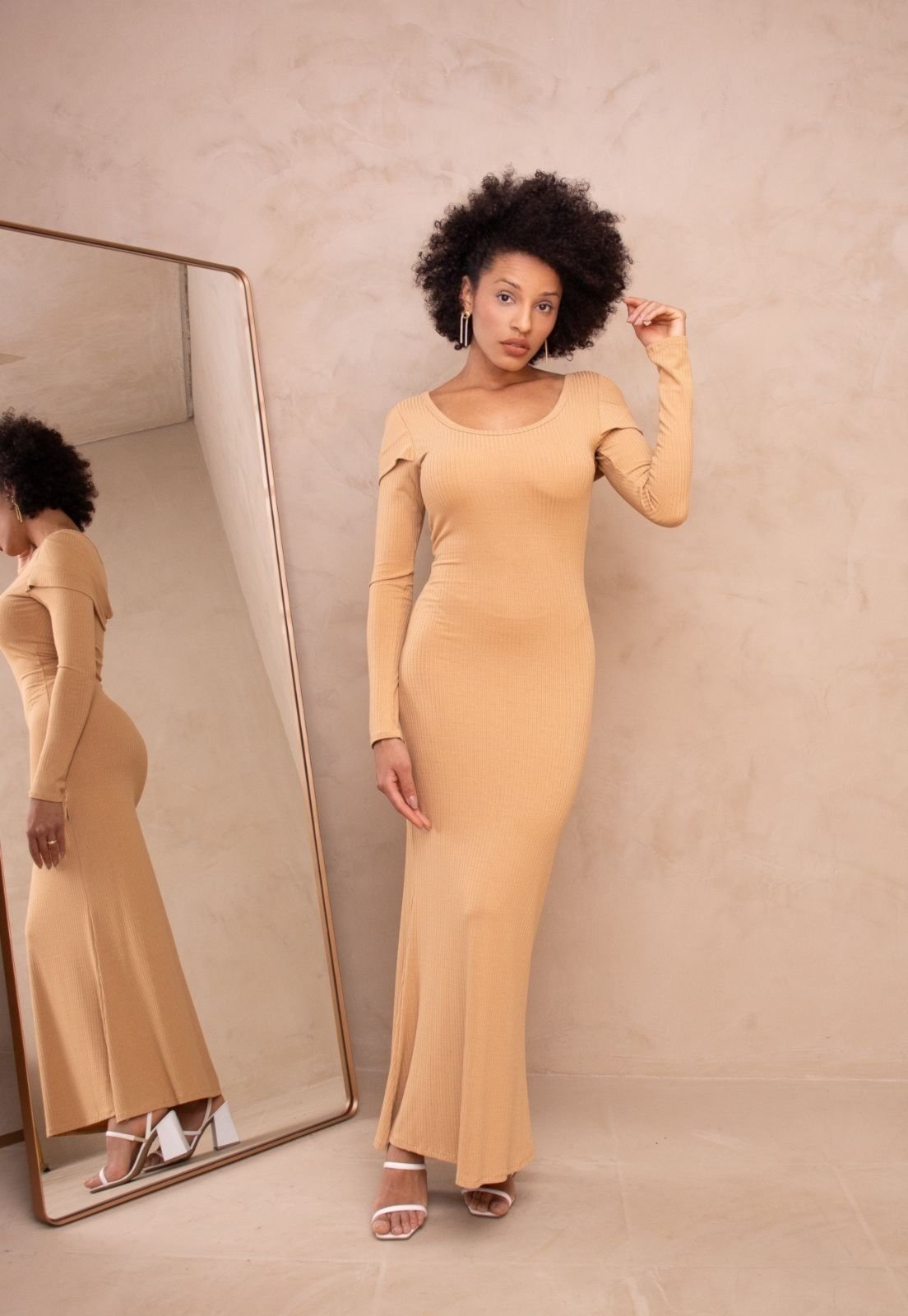 Vestido Canelado Midi Longuete Manga Longa Tubinho Elegante Bege