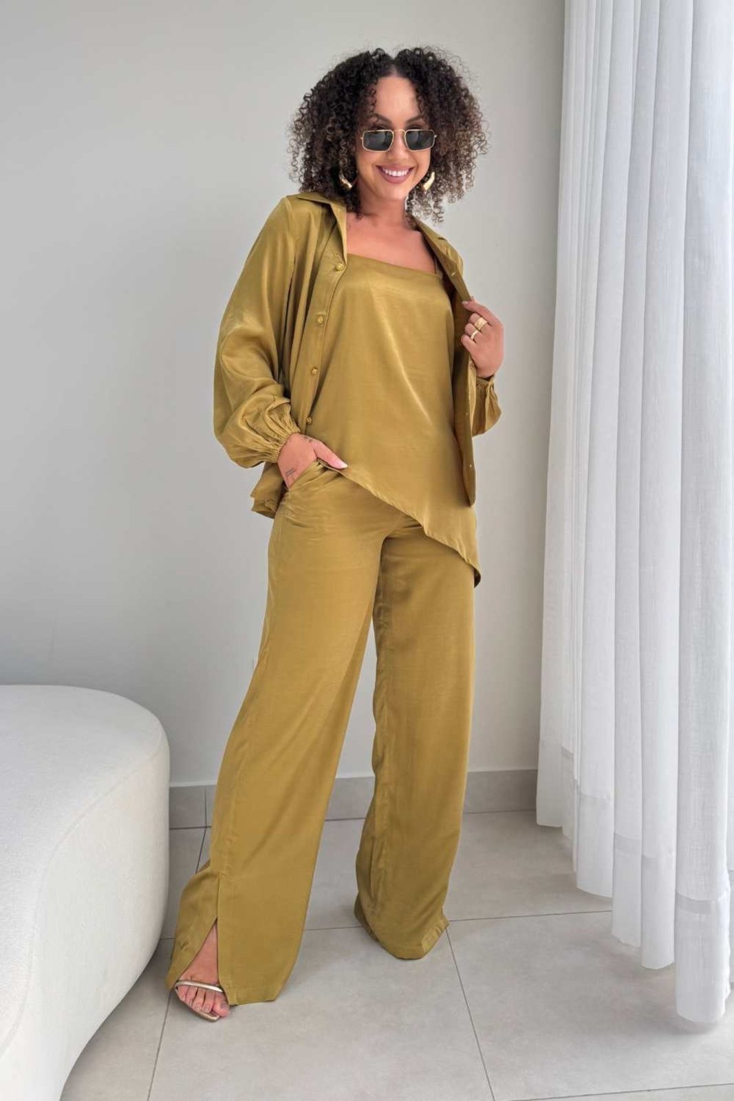 Camisa Vanibele Acetinada Amarelo Oliva