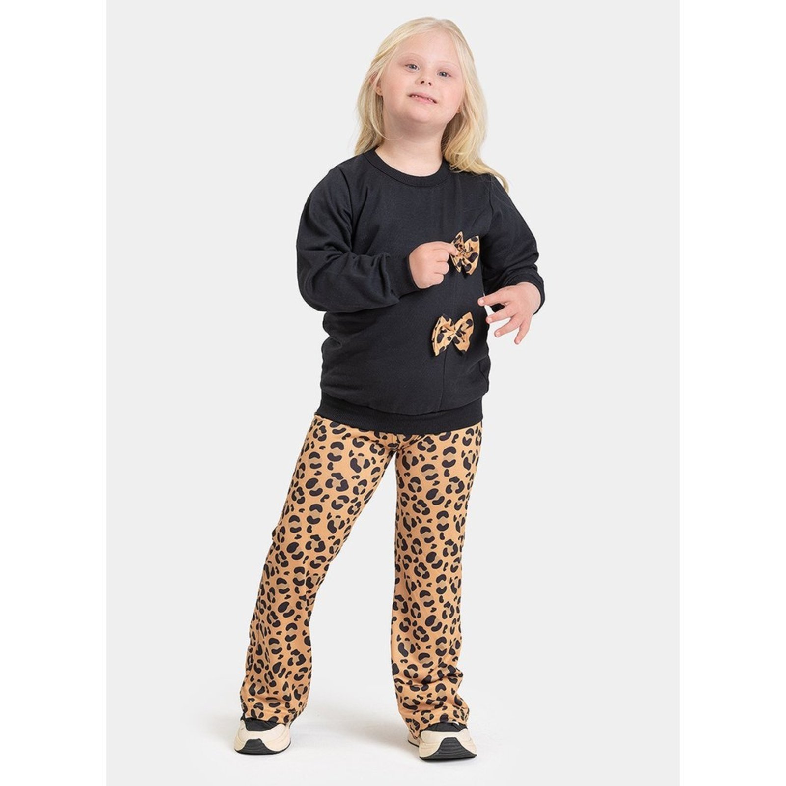 Infantil - Conjunto Inverno Menina Preto Blusão com Laço aplicado e Calça Bailarina Oncinha