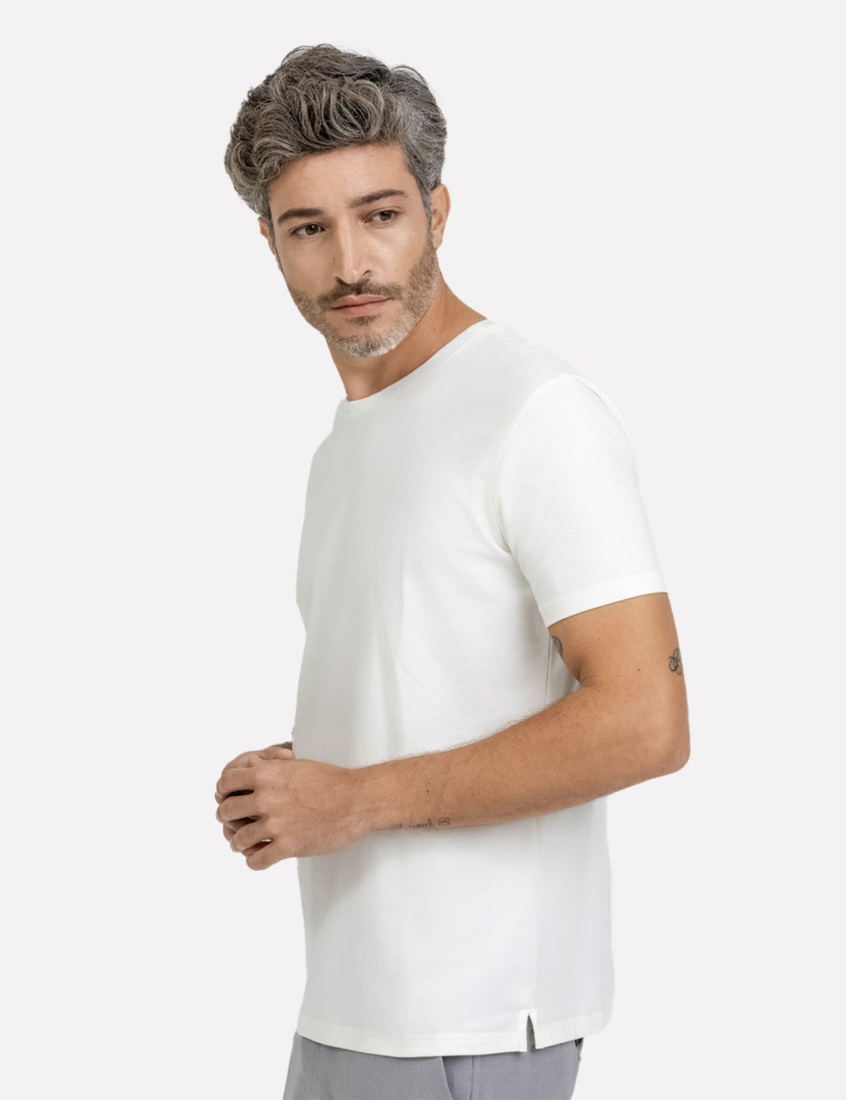 Vista 3 Camiseta K&J Black Masculina Regular Premium Flex Off White King E Joe off-white black King E Joe off-white black
