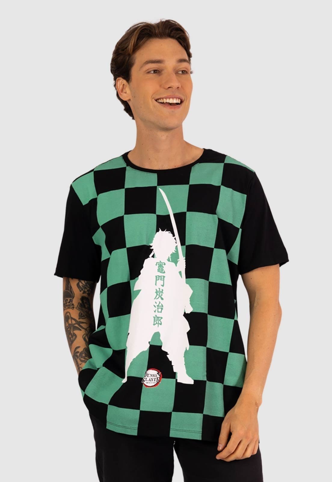 Camiseta Piticas Demon Slayer Tanjiro Kamado Silhueta Preto