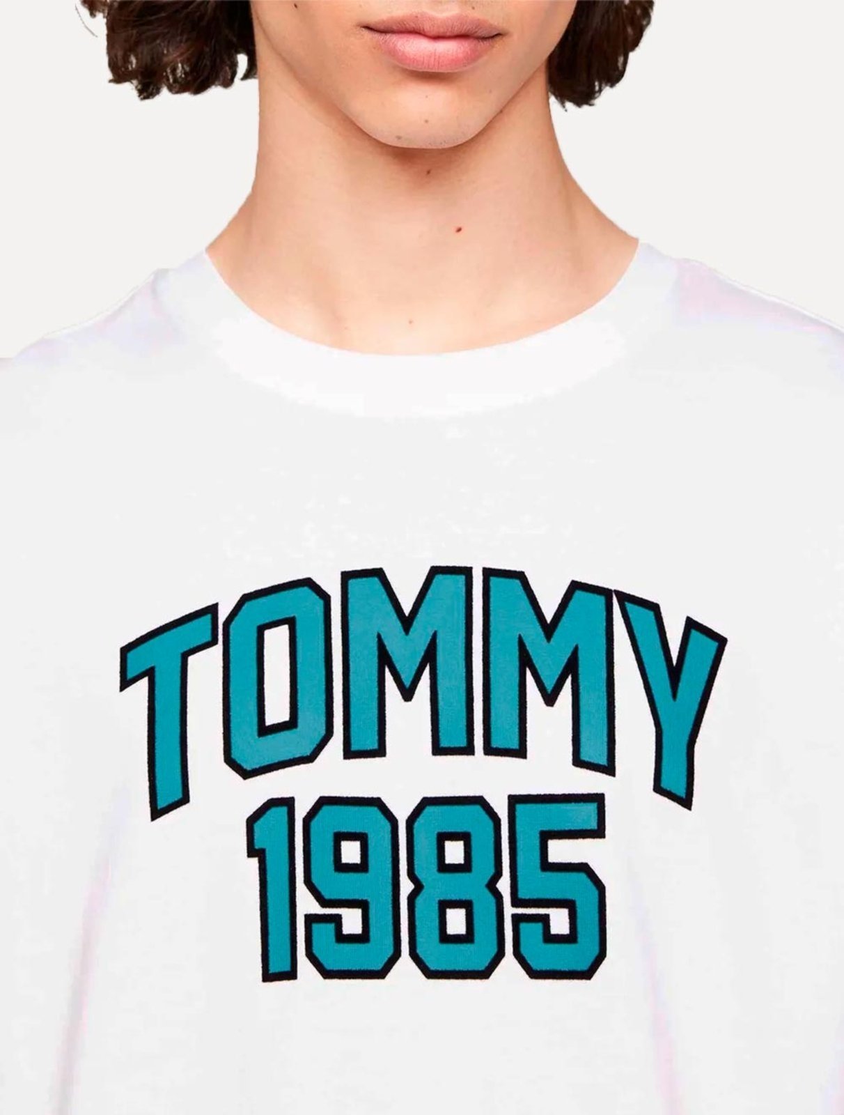 Vista 3 Camiseta Tommy Jeans Masculina Regular Varsity Arc Branca branco Tommy Jeans branco
