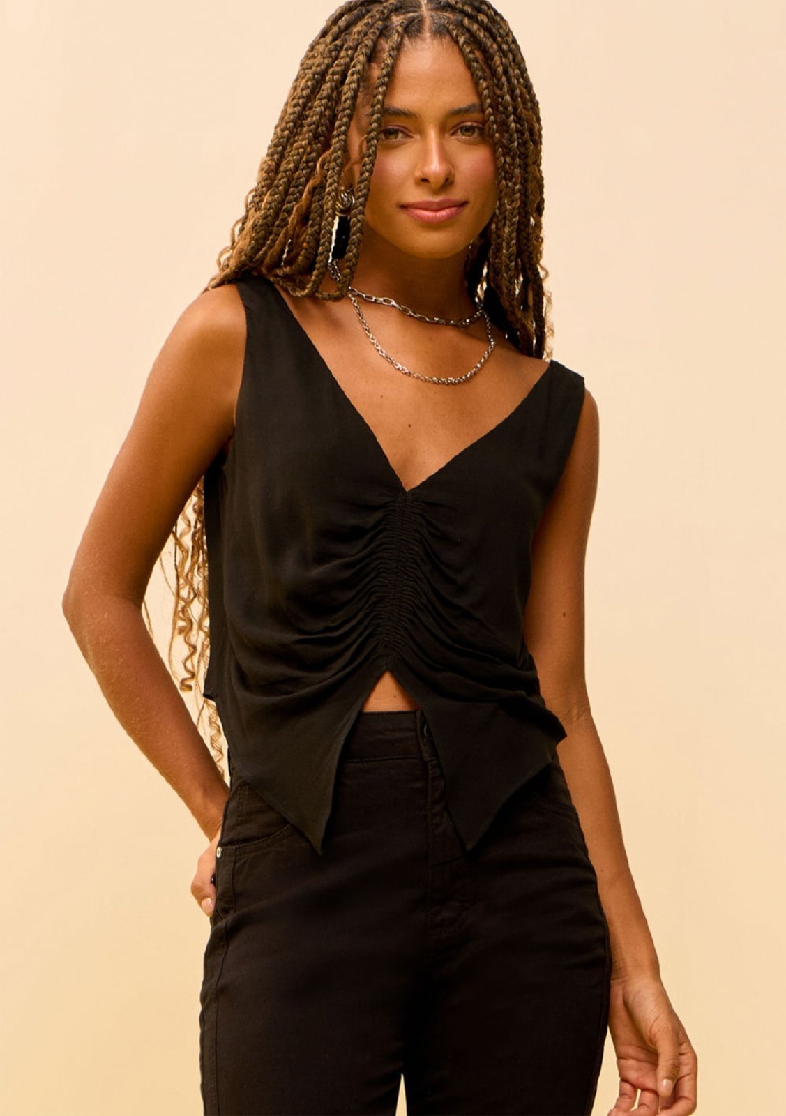 Regata Zinco Solta Decote V Cropped Preto