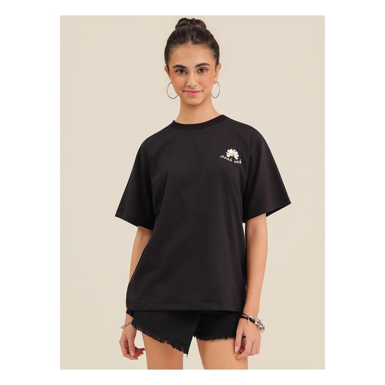 Infantil - Camiseta Oversized Unissex com Detalhe de Margarida POAH BANANA 10 Preto
