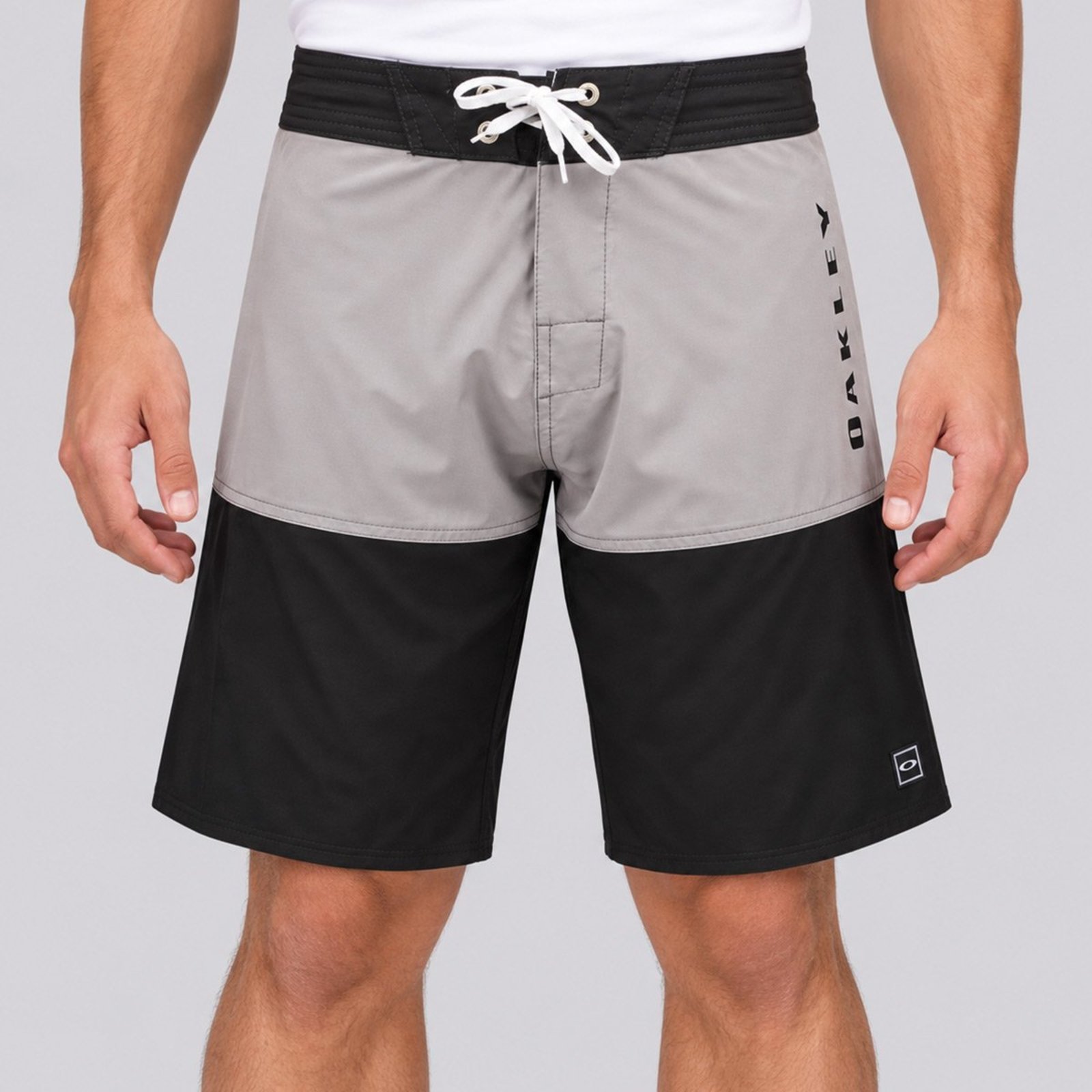 Bermuda Oakley Blocked Boardshort Cinza