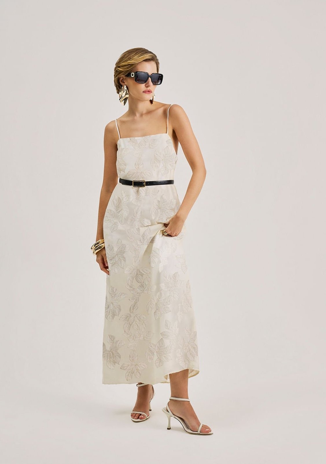 Vestido Iódice Solto Decote Careca Sem Manga Midi Off-white