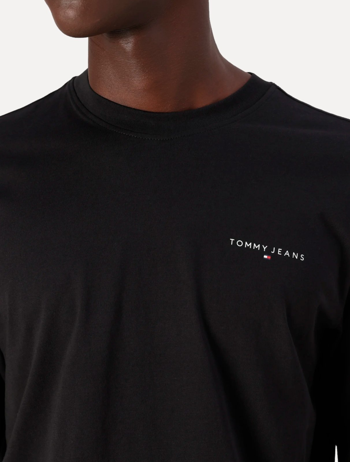 Vista 3 Camiseta Tommy Jeans Masculina Manga Longa Linear Chest preto Tommy Jeans preto