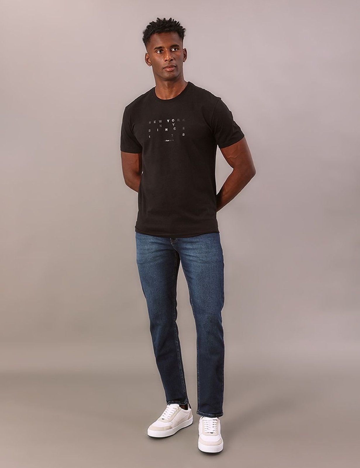 Camiseta Manga Curta Calvin Klein Jeans Masculino Logo Gel Ny Since 7 - Preto Calvin Klein Jeans