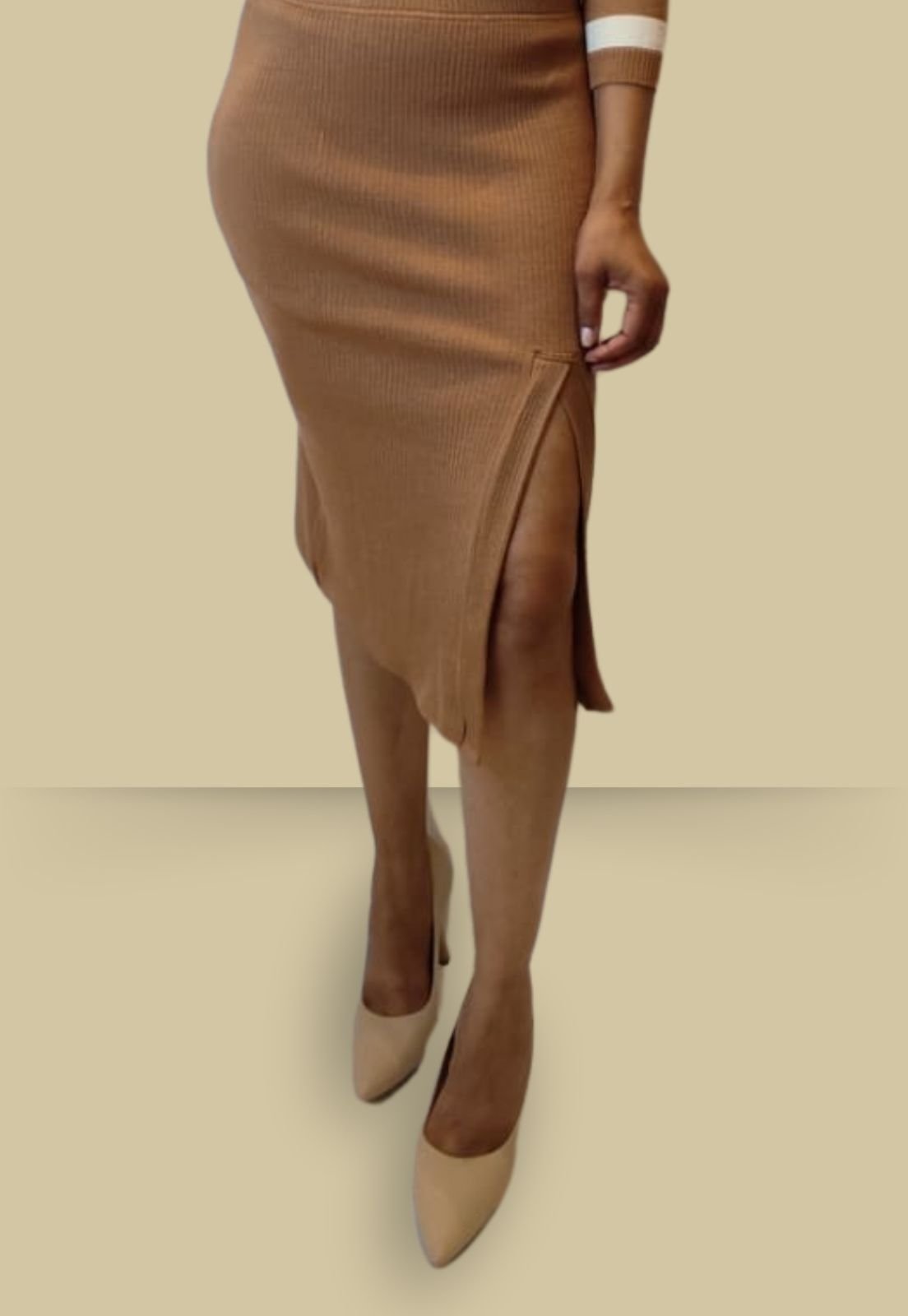 Saia Tomasini Tricot Com Fenda Lateral Caramelo