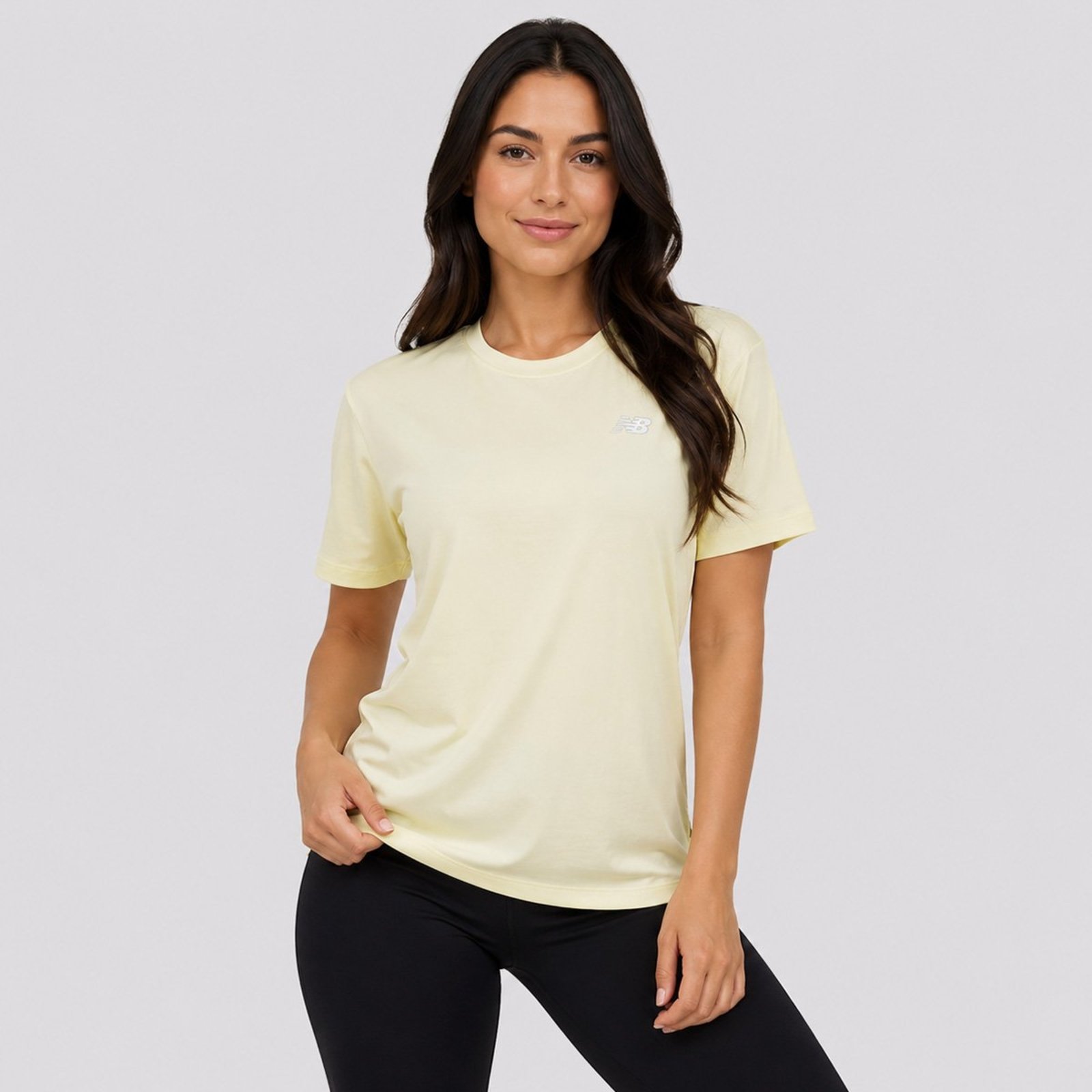 Camisa New Balance Essentials SL Feminina Off White