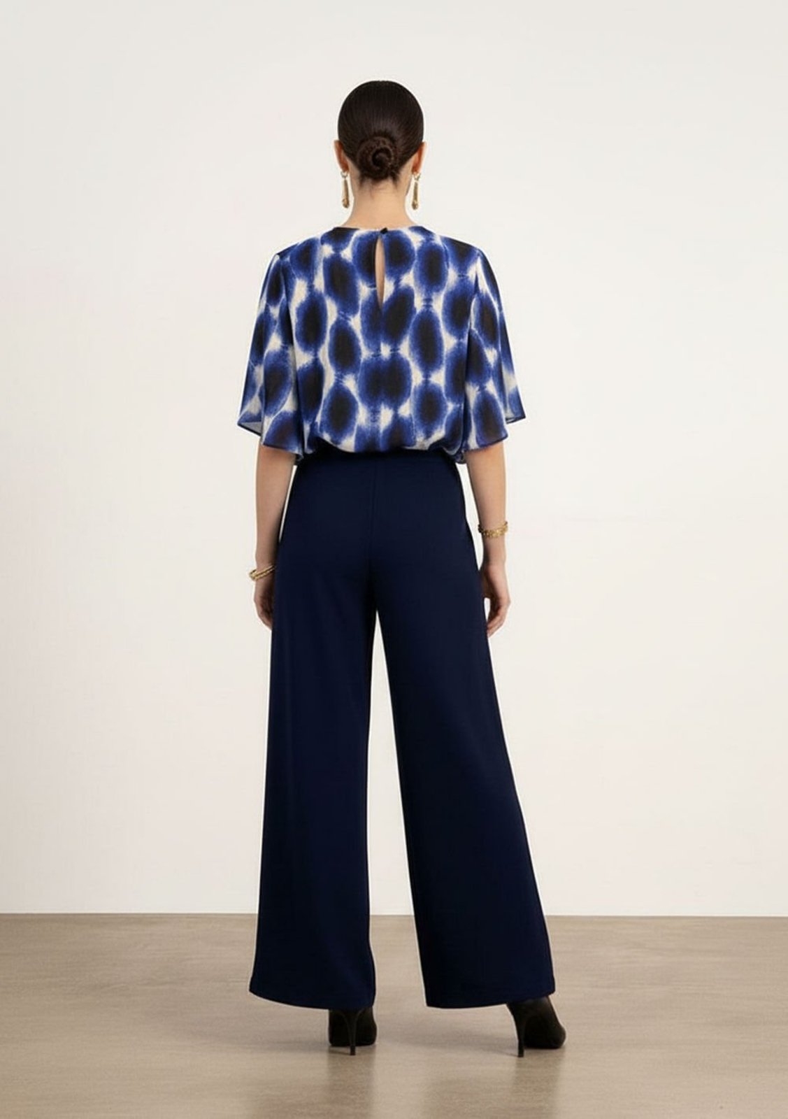 Vista 3 Blusa Iódice Solta Decote Careca Manga Curta Padrão estampado IÓDICE estampado