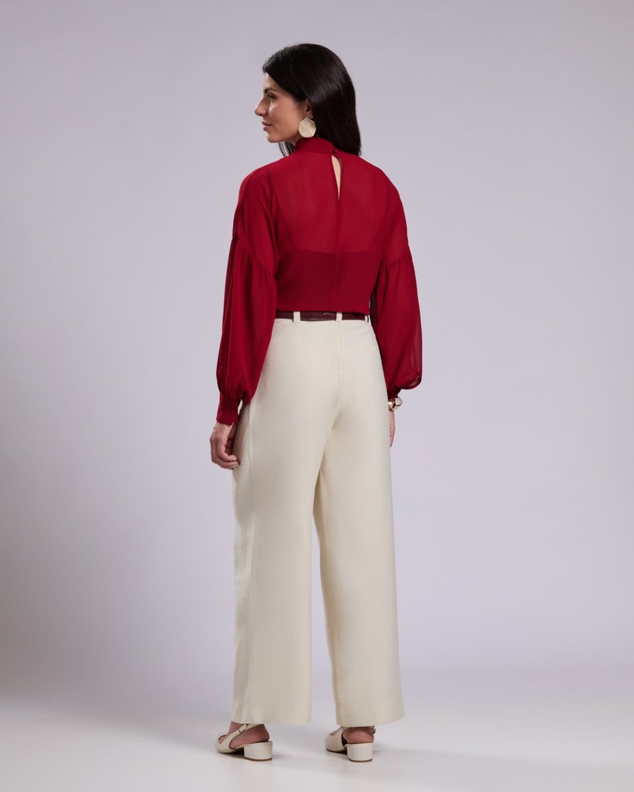 Blusa Manga Bufante com Gola Alta Mel Vinho
