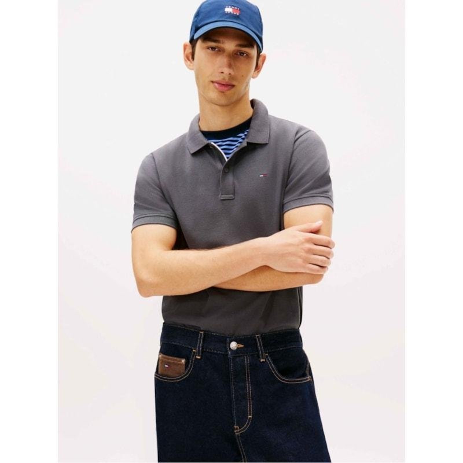 Polo Piquet Regular Fit Tommy Jeans Preto