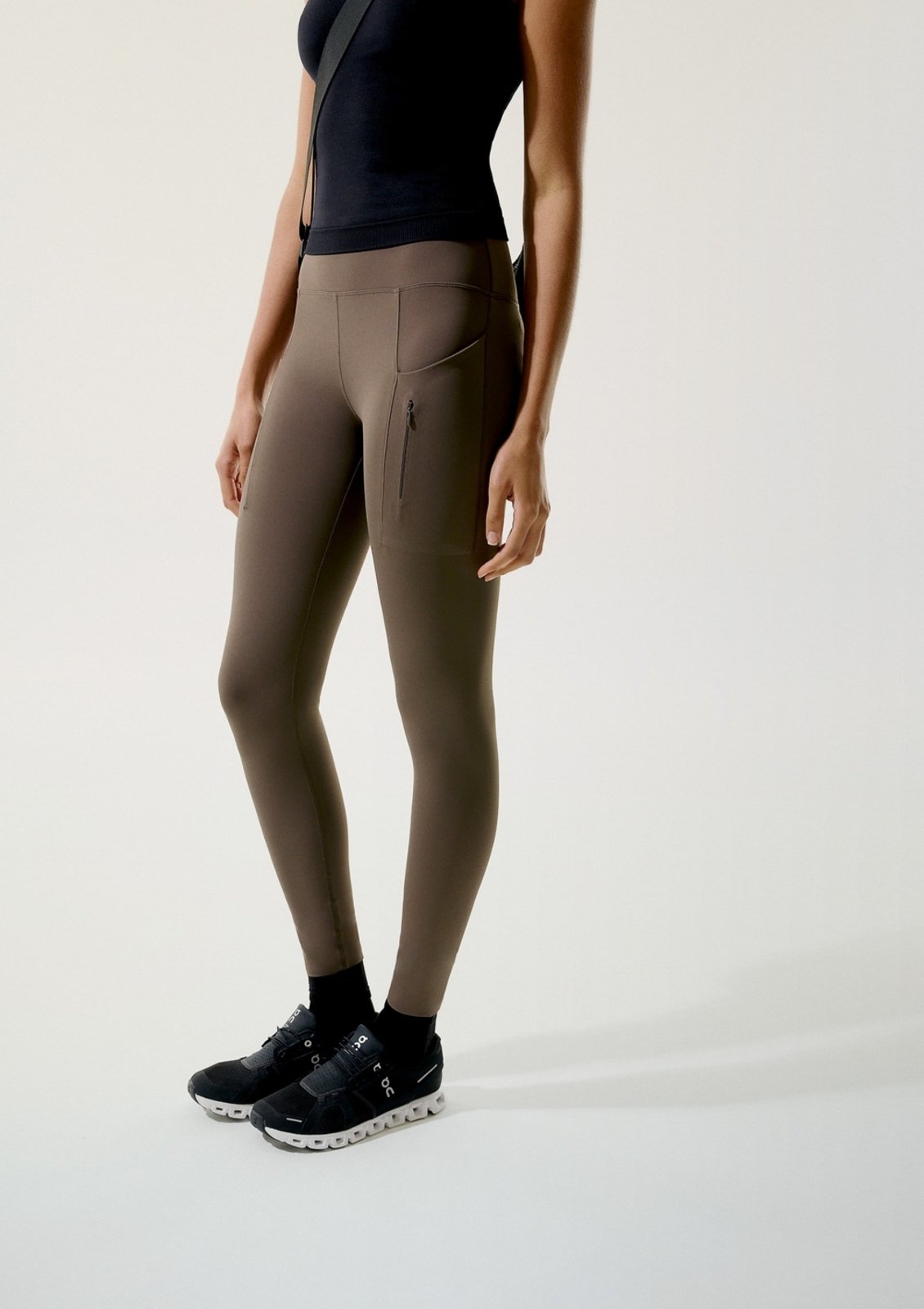 Vista 3 Calça Legging Feminina Esportiva Corte A Laser Hering HERING SPORTS marrom HERING SPORTS marrom