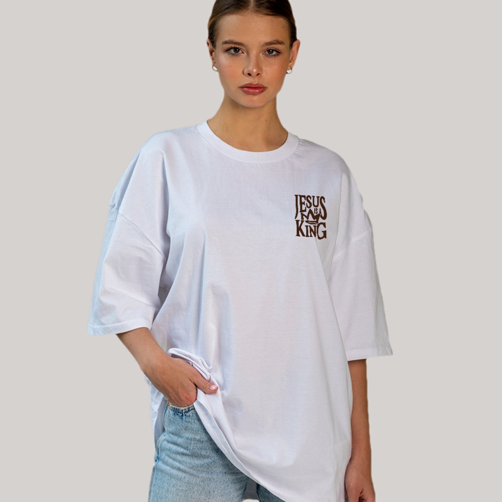 Camiseta Ousy Cristã Oversized Jesus is King Unissex Branco
